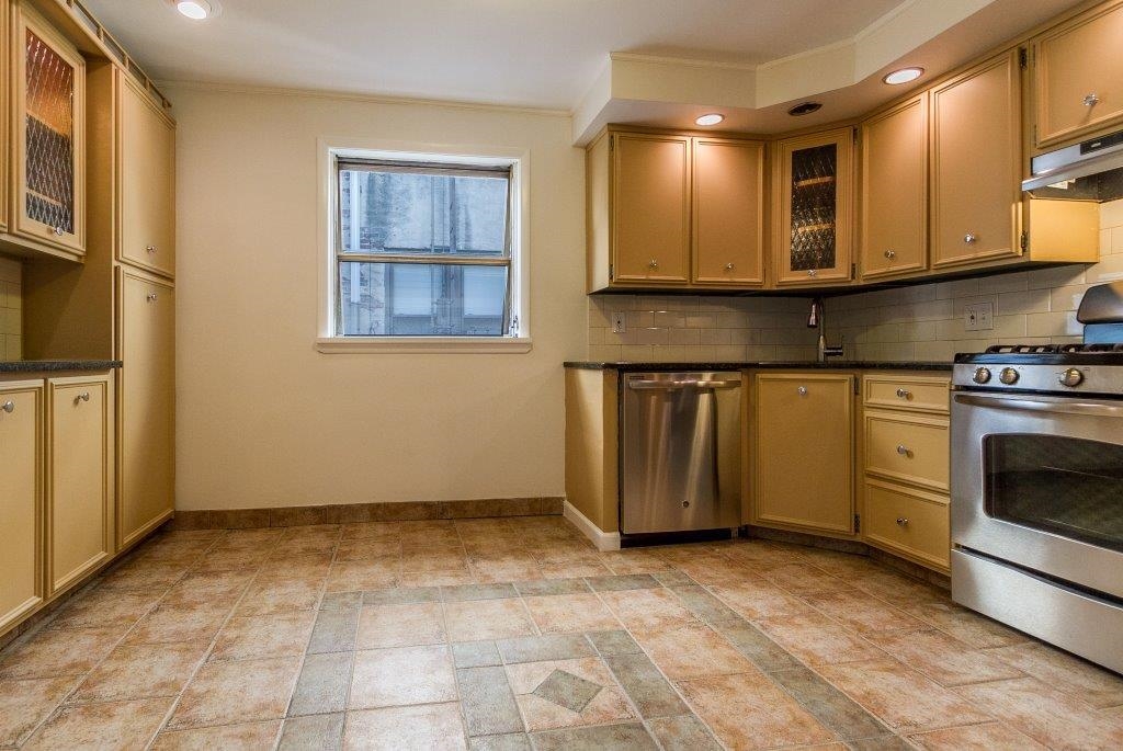 69 WEST 39TH ST
