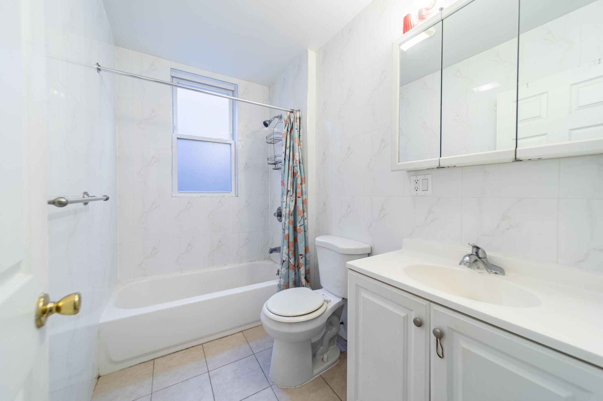 29 VROOM ST Unit: 1
