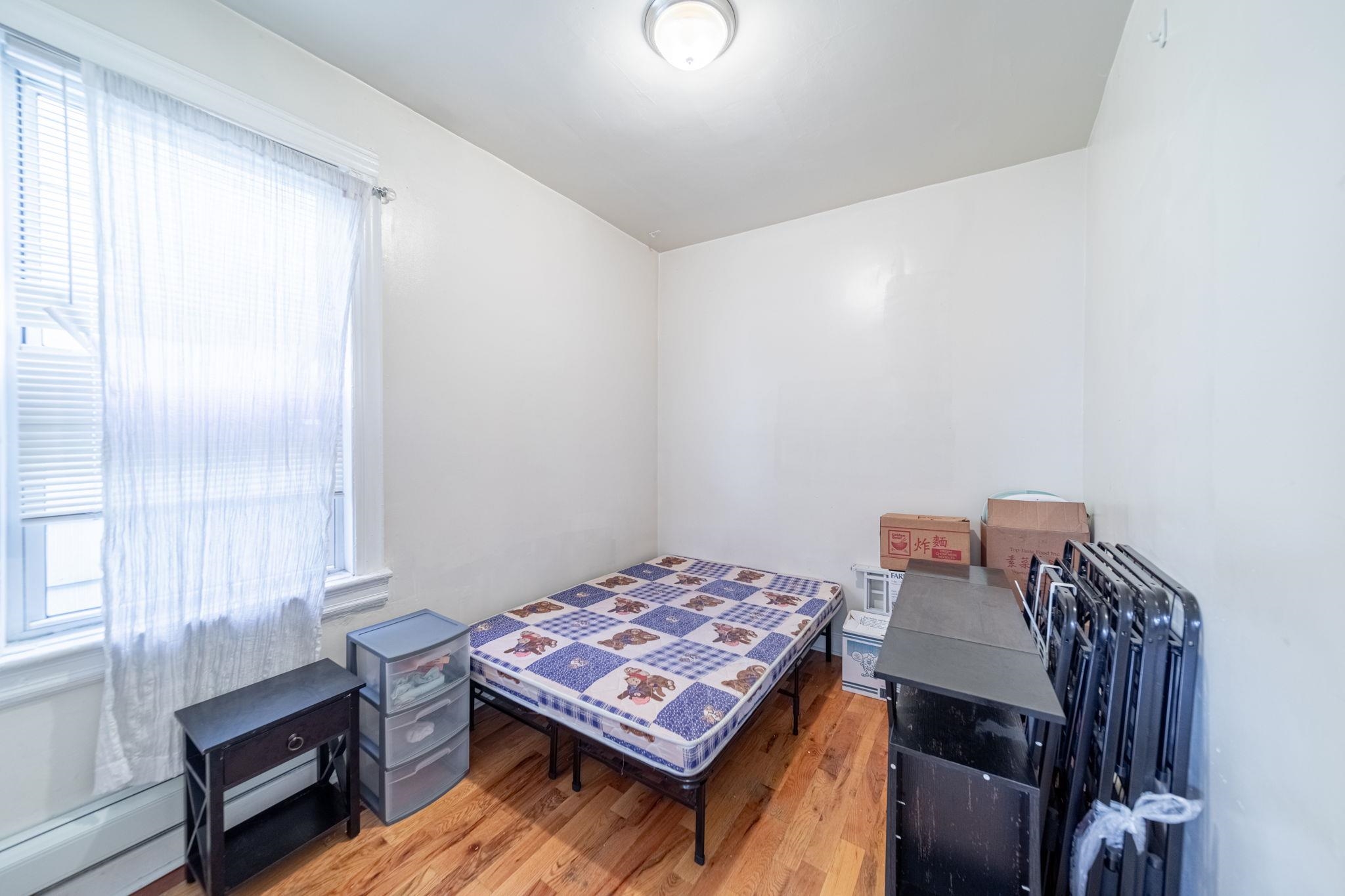 29 VROOM ST Unit: 1