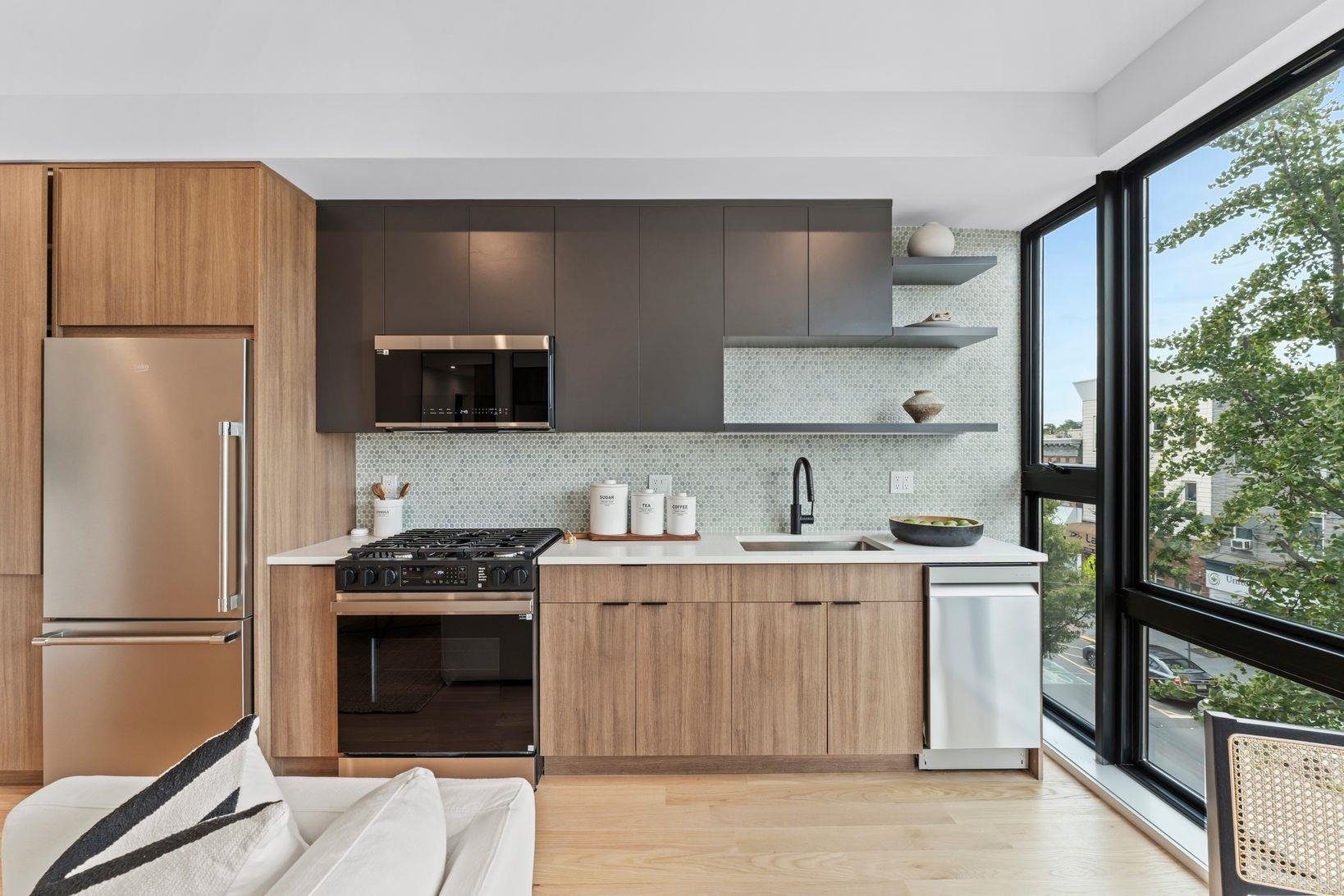 433 CENTRAL AVE Unit: 3A