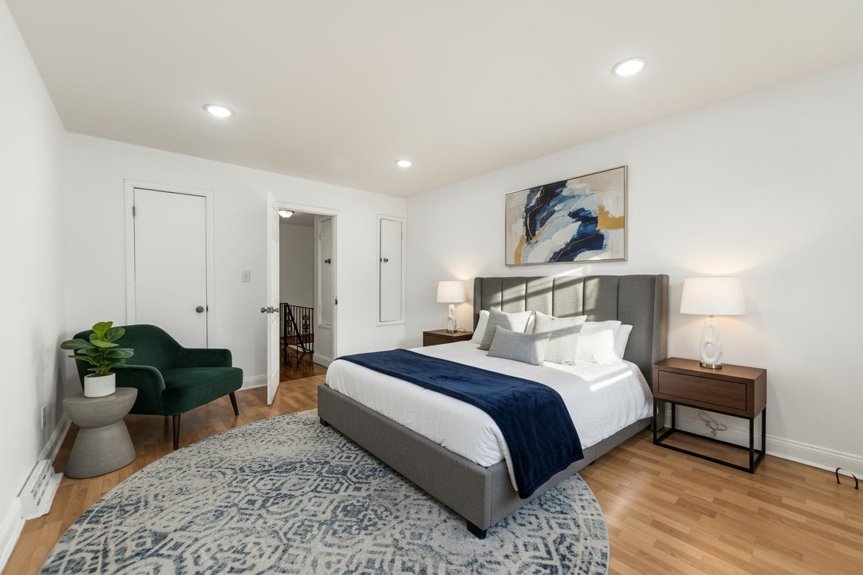 8 VAN NOSTRAND AVE