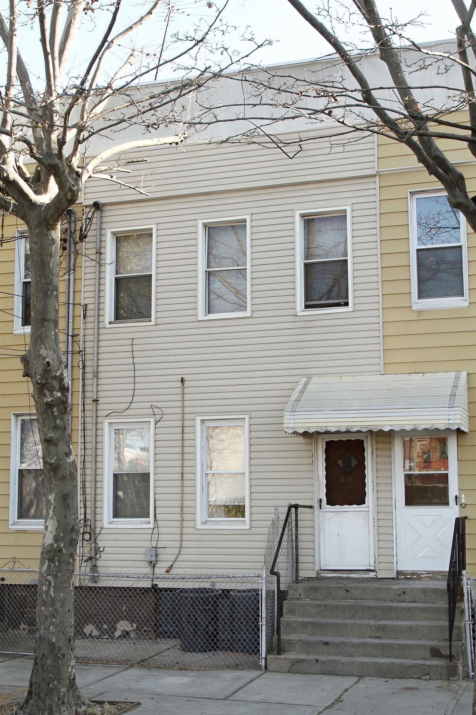 340 BRAMHALL AVE