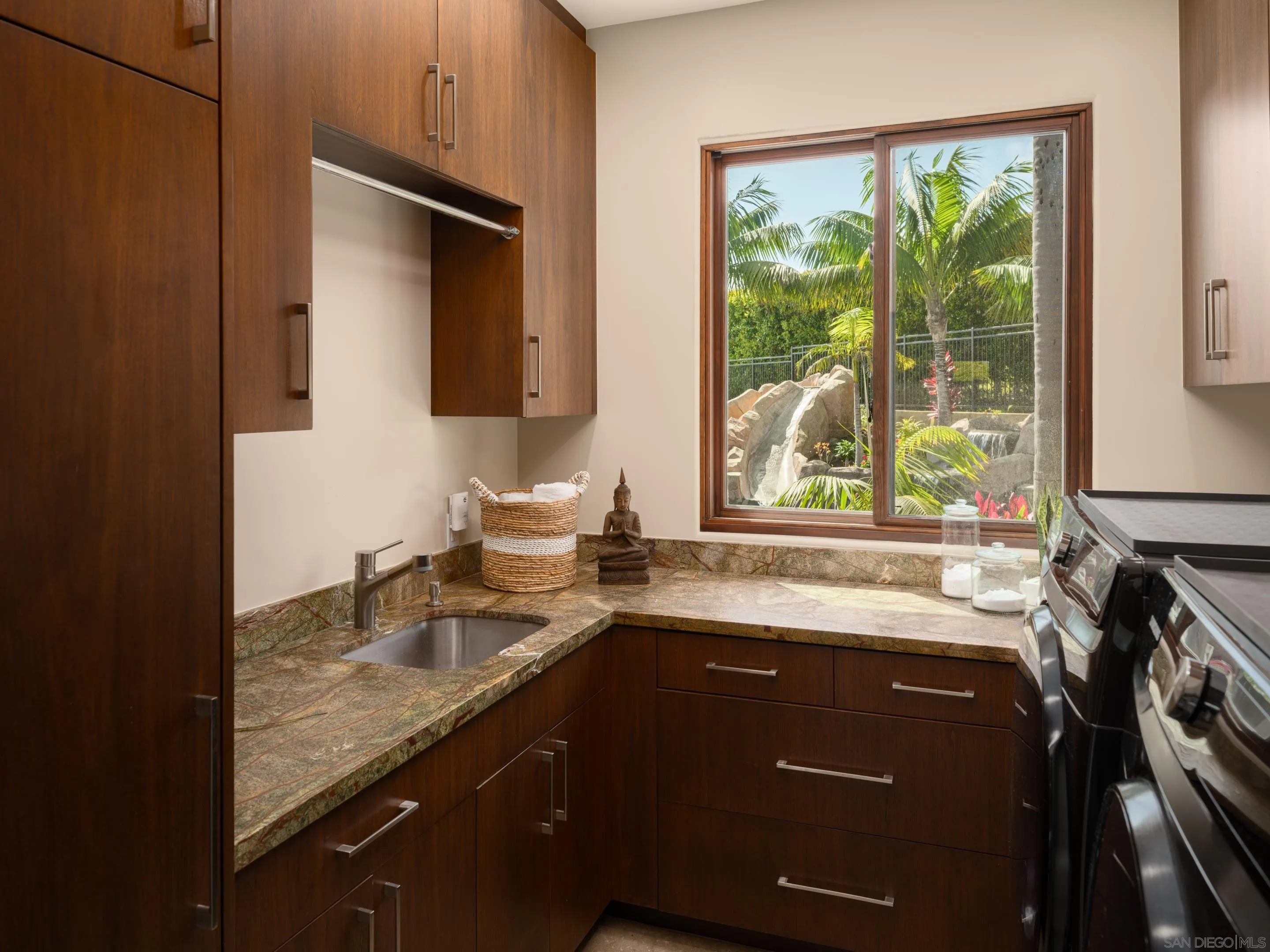 5976 Germaine Lane