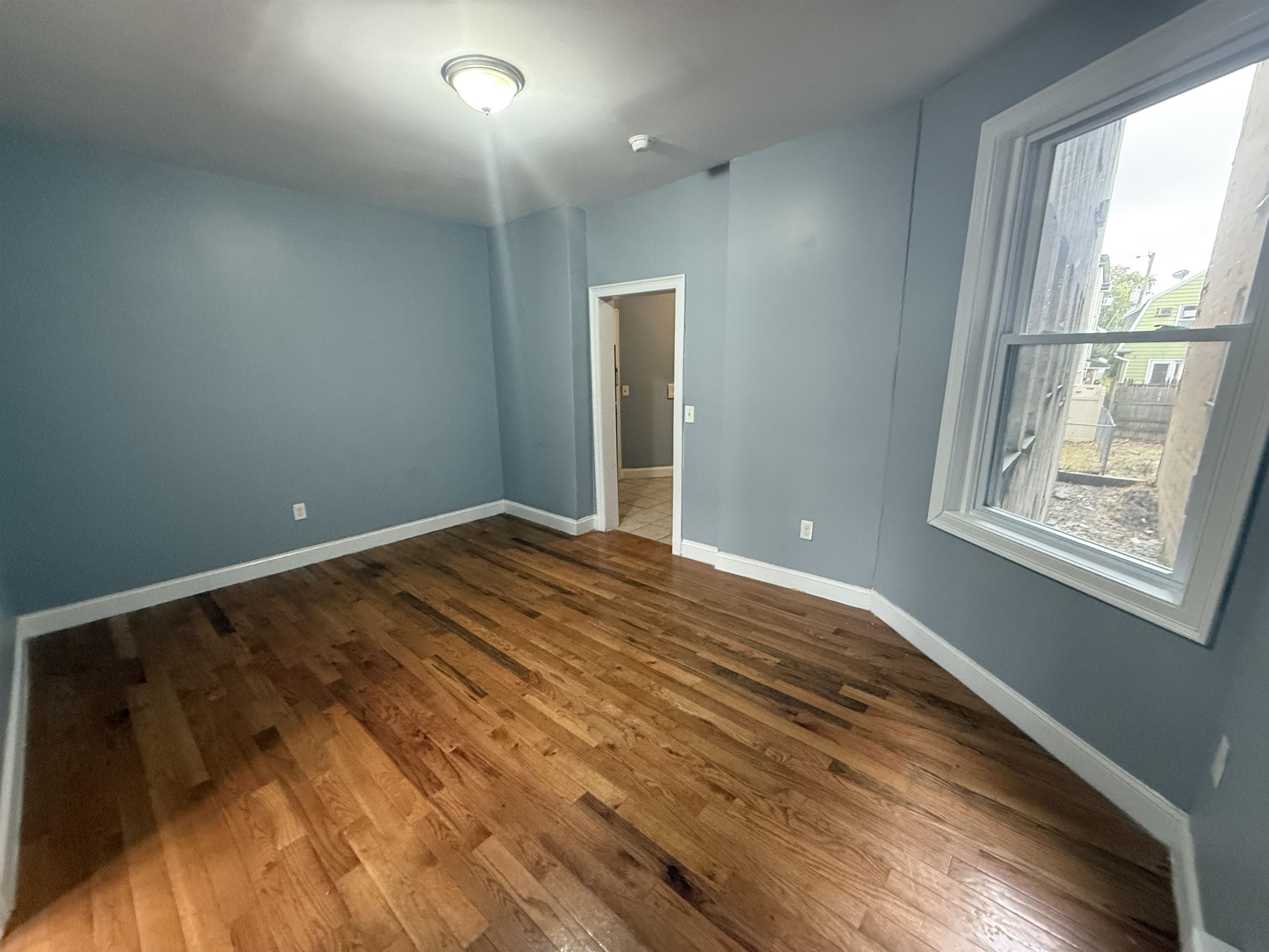 129 WEST 54TH ST Unit: 1