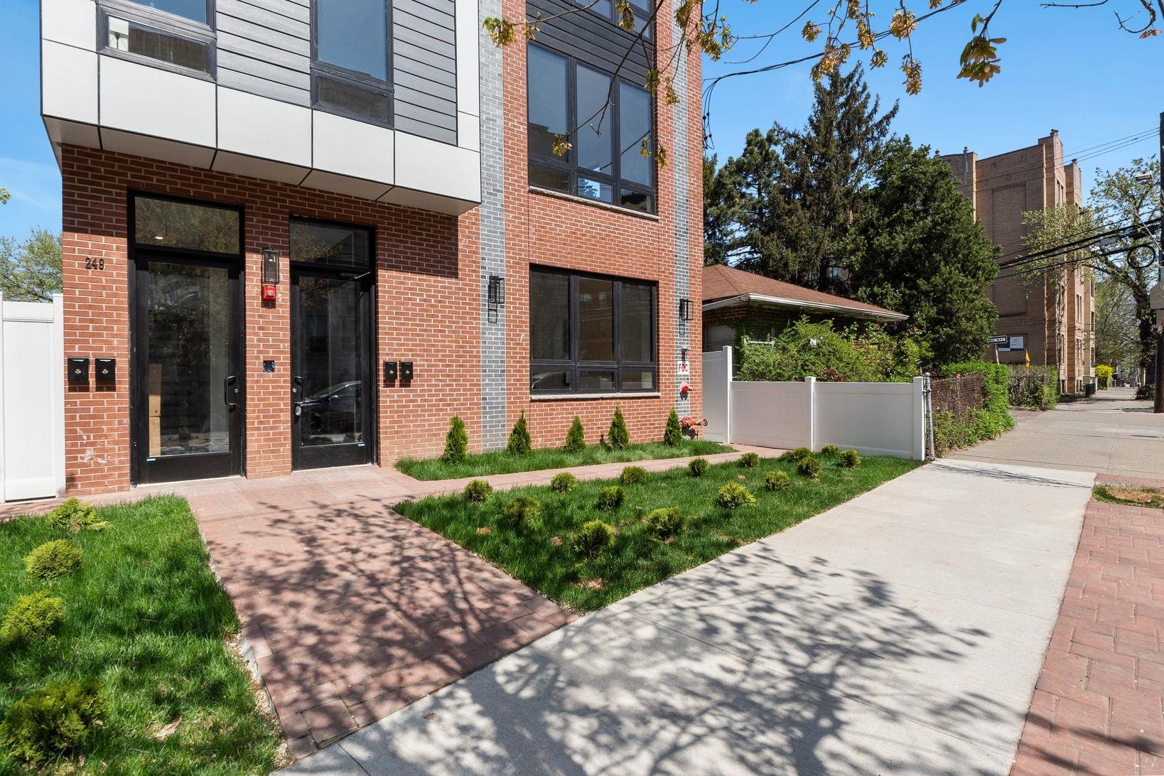 249 BERGEN AVE Unit: 201