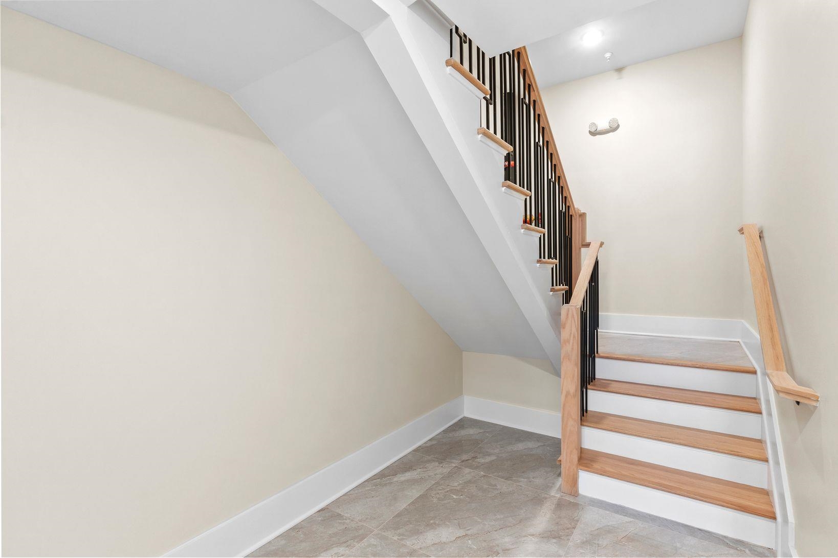249 BERGEN AVE Unit: 201