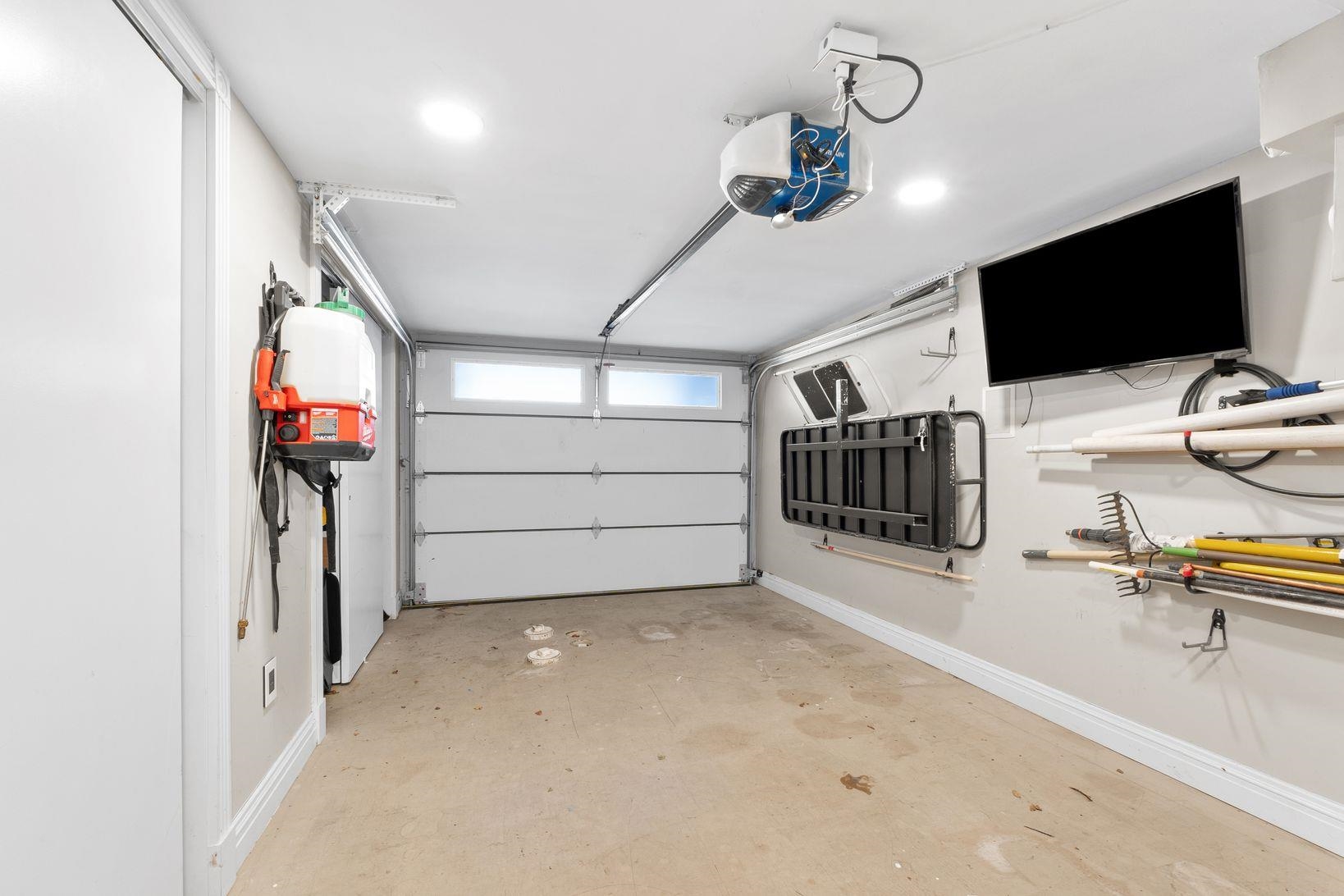 438 GREGORY AVE