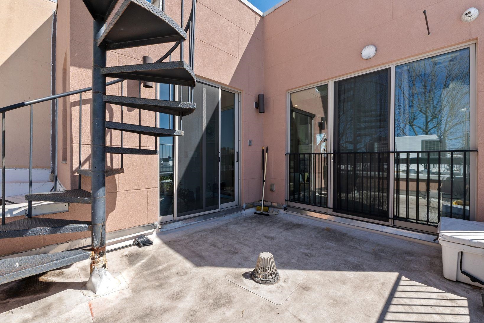 438 GREGORY AVE
