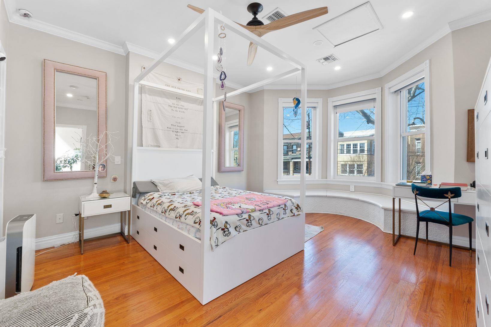 438 GREGORY AVE