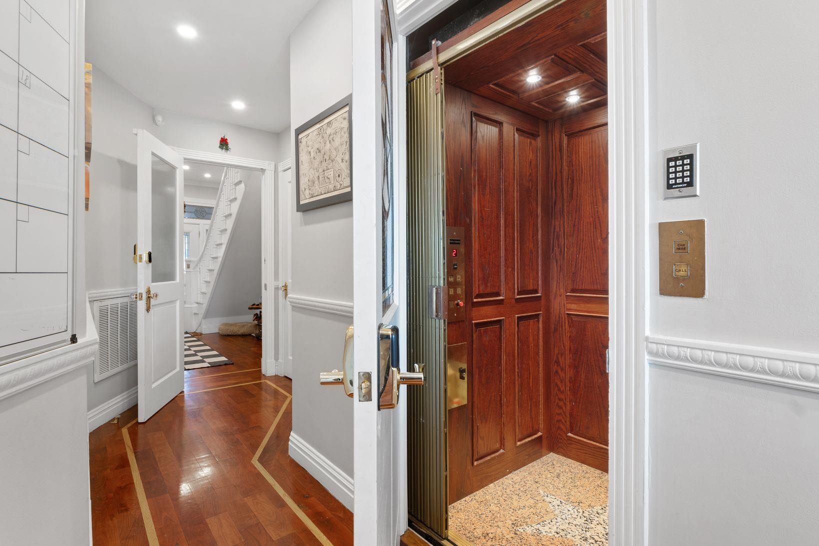 438 GREGORY AVE