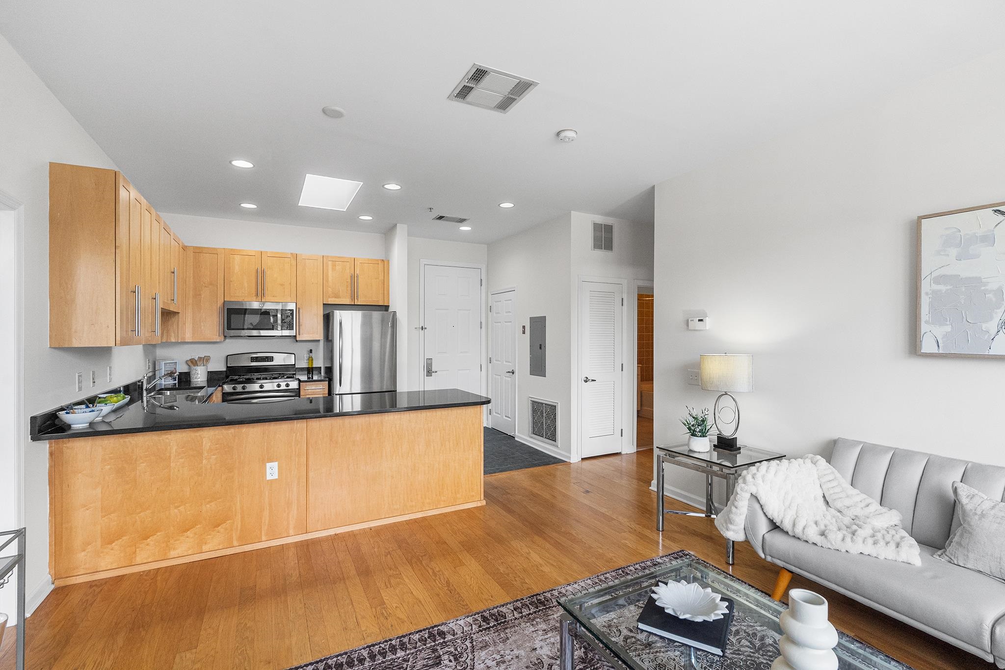 1201 ADAMS ST Unit: 610