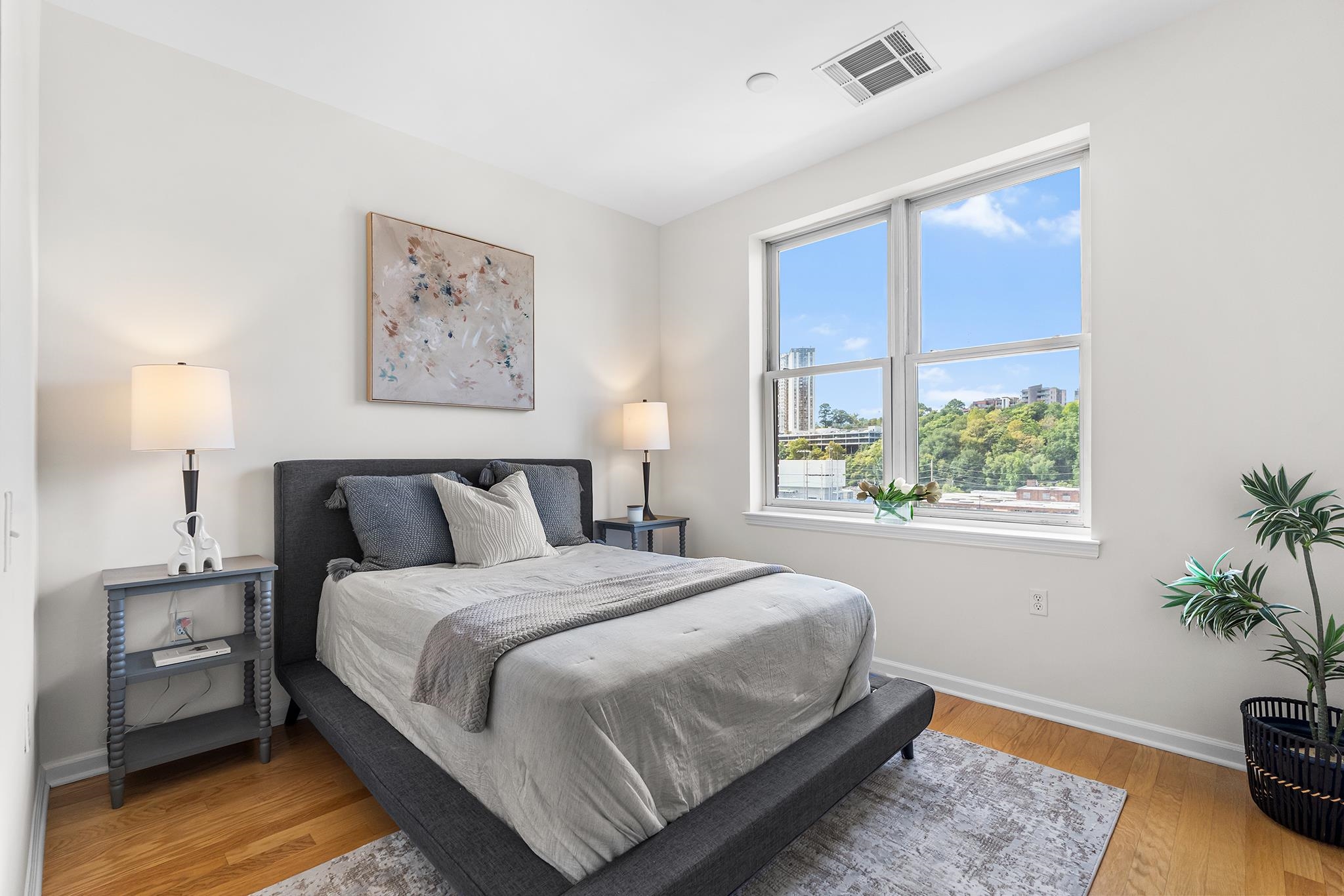 1201 ADAMS ST Unit: 610