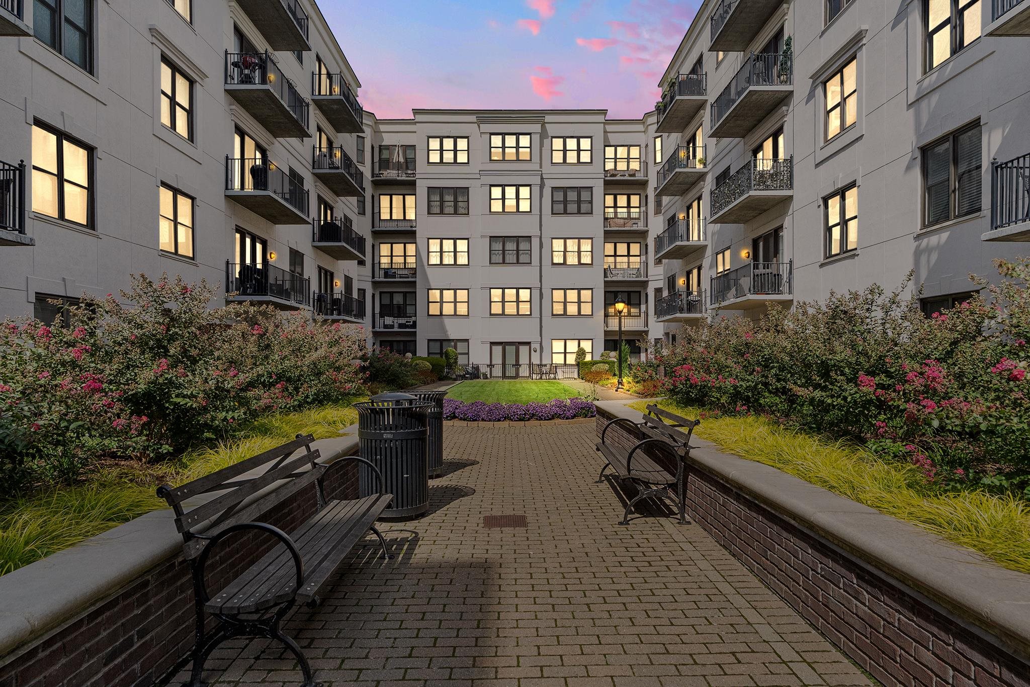 1201 ADAMS ST Unit: 610