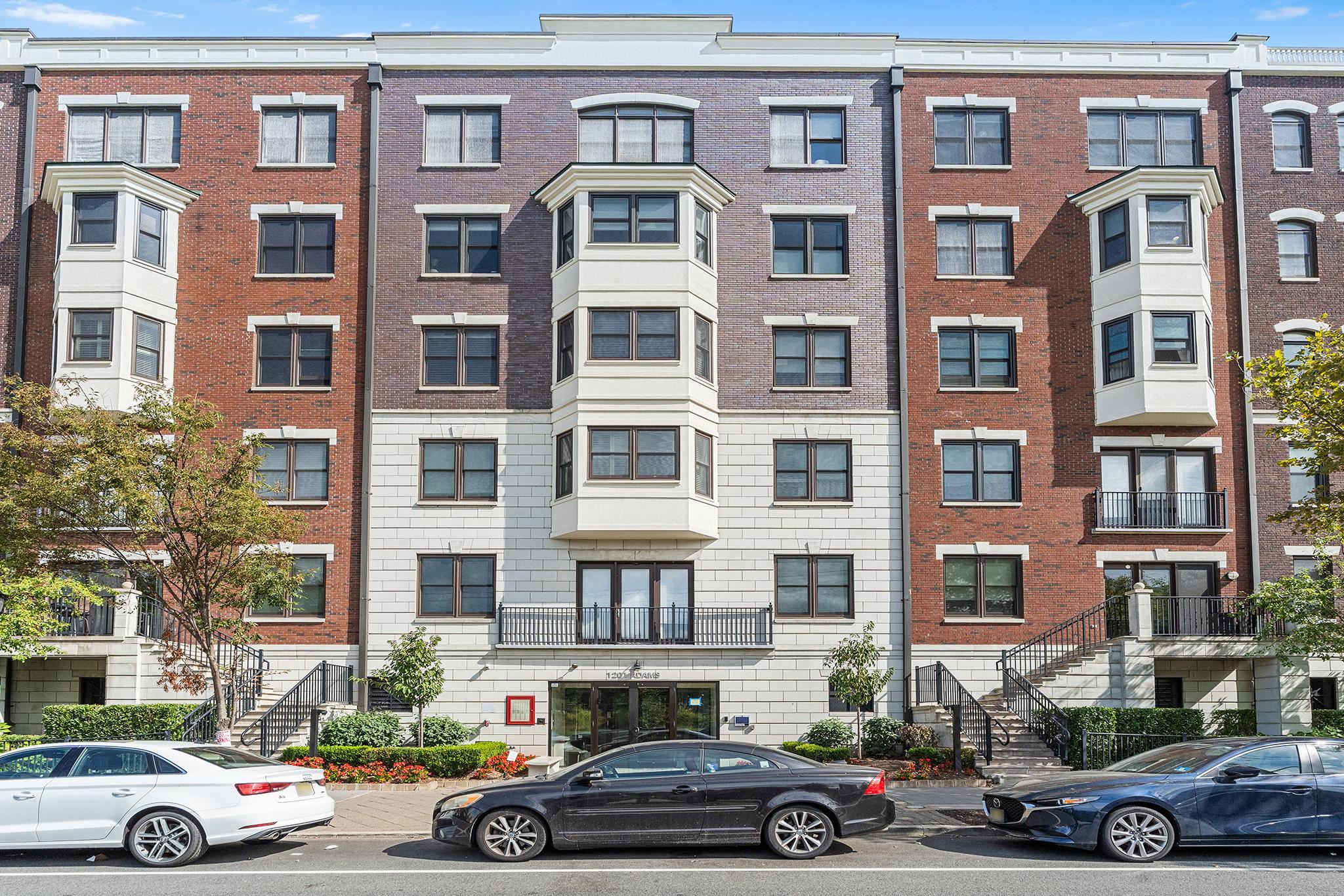 1201 ADAMS ST Unit: 610