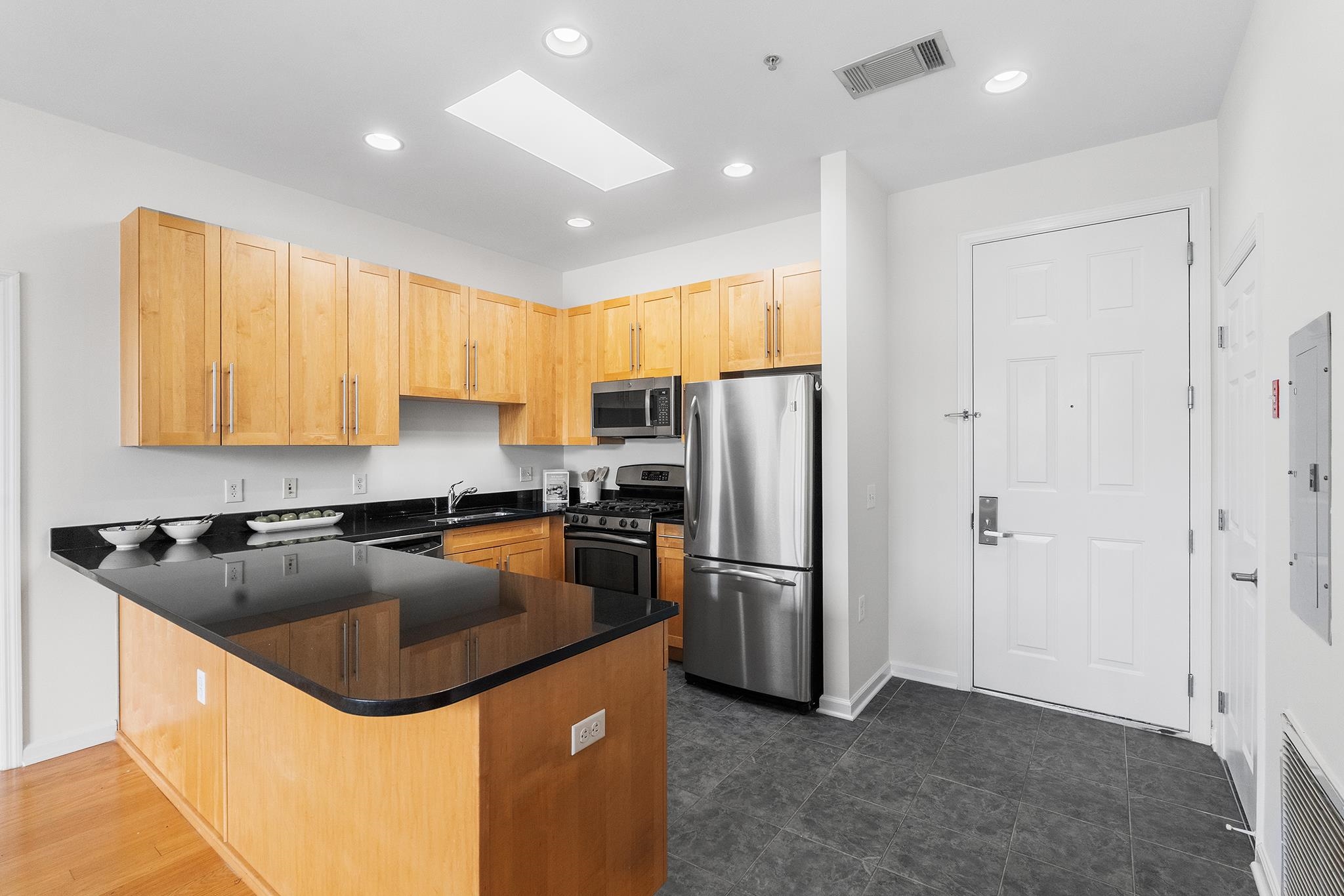 1201 ADAMS ST Unit: 610