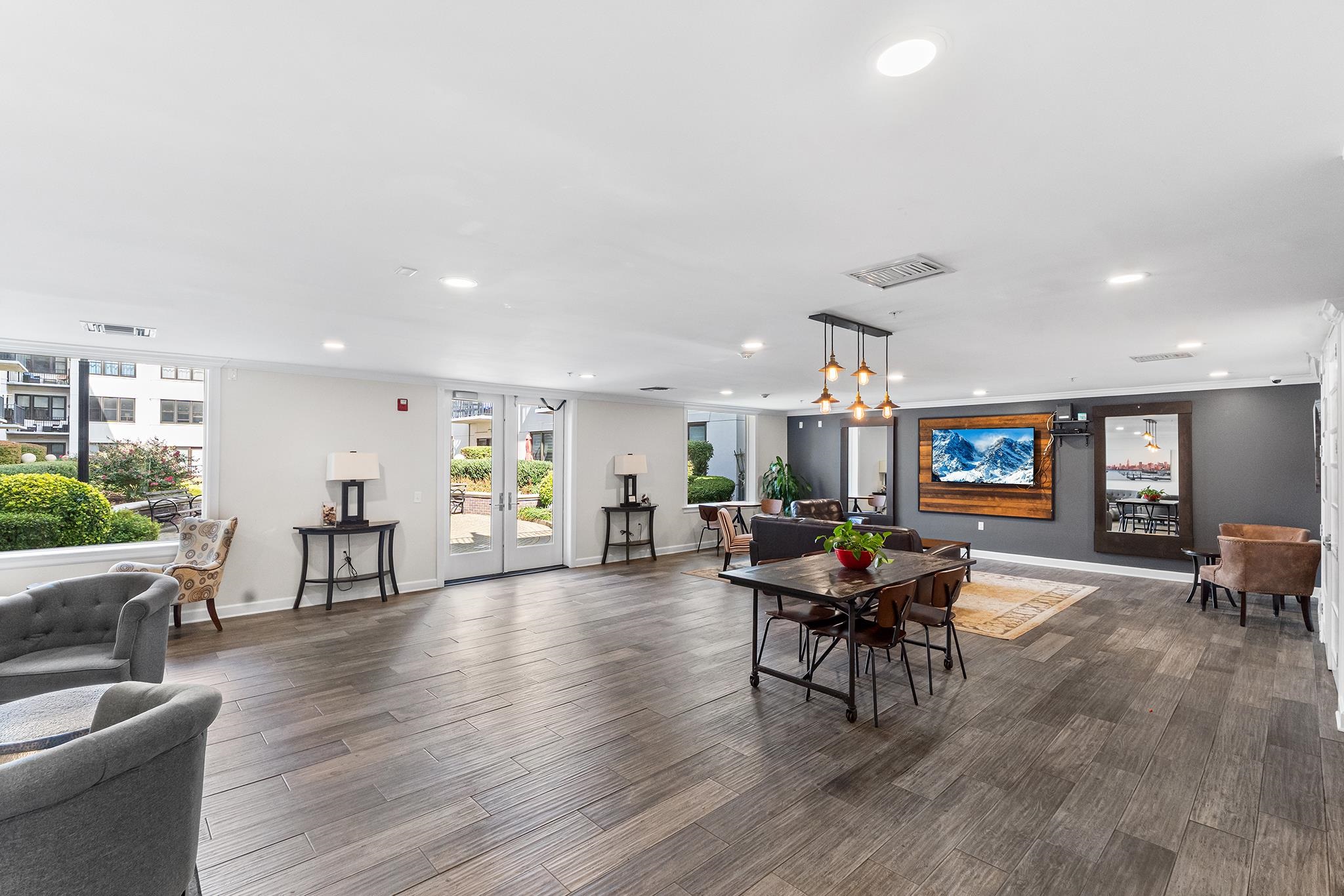 1201 ADAMS ST Unit: 610