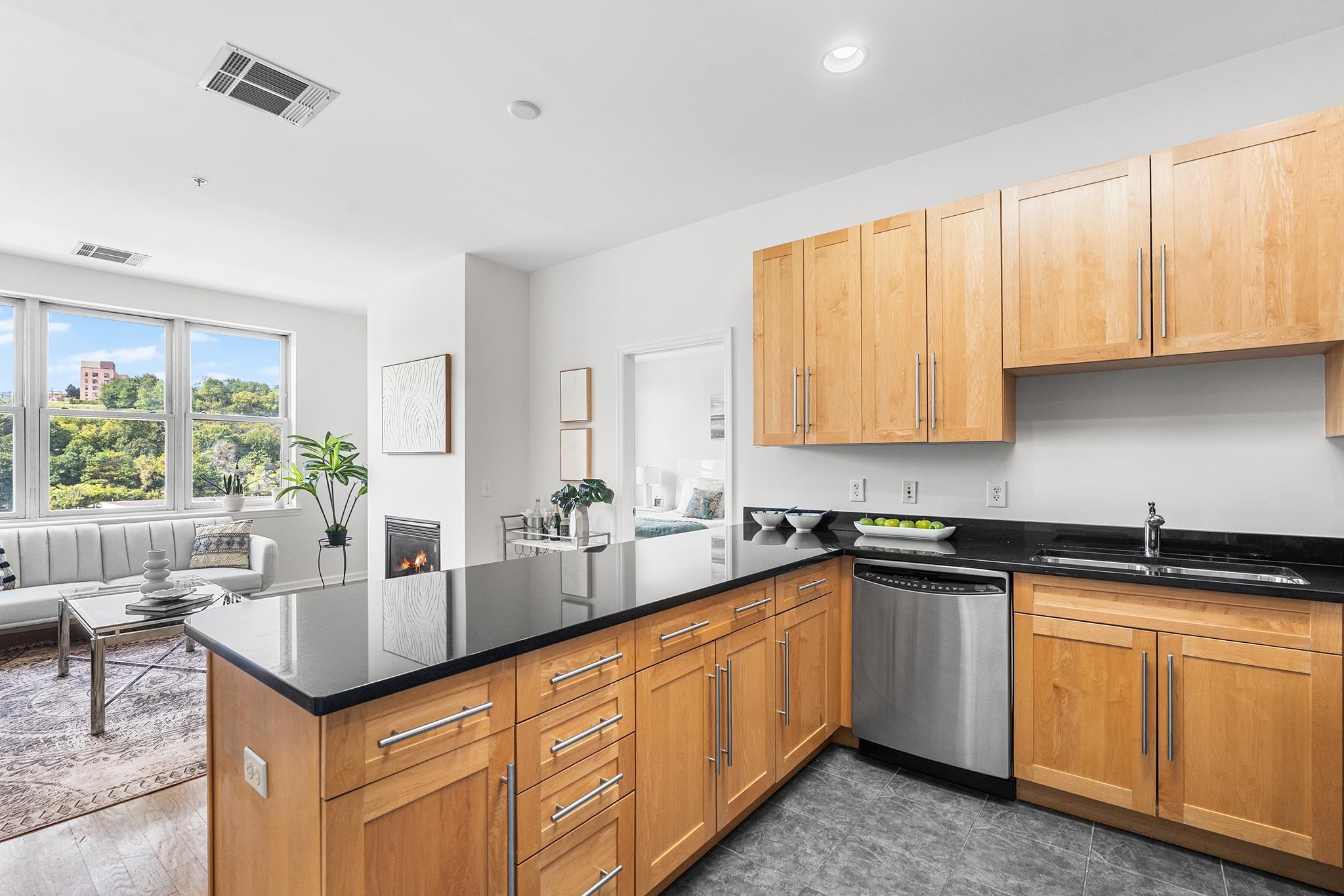 1201 ADAMS ST Unit: 610