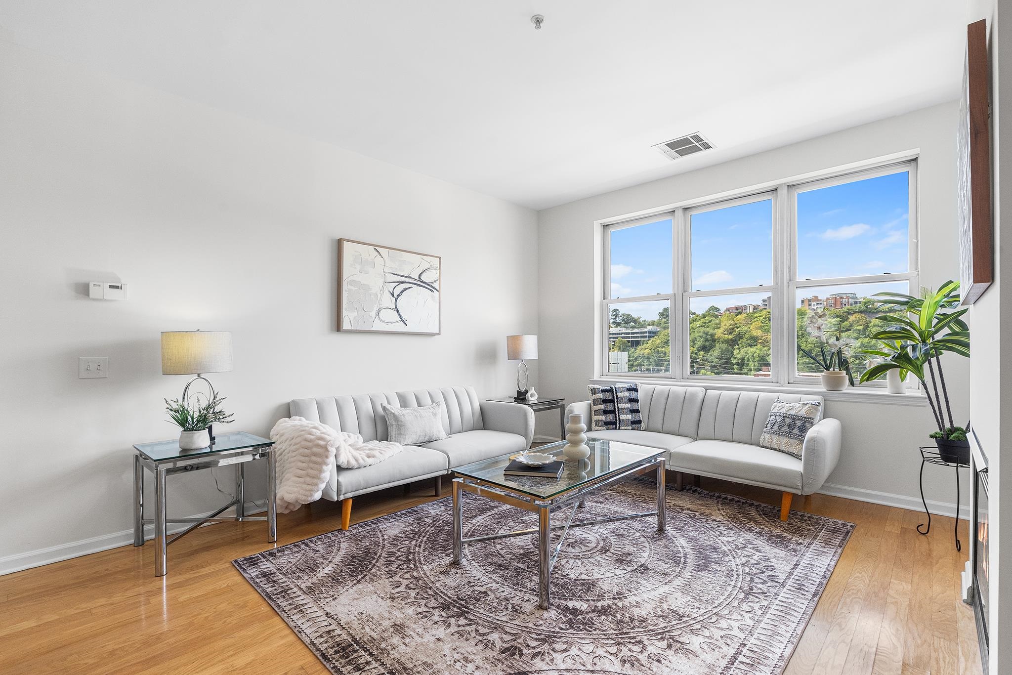 1201 ADAMS ST Unit: 610