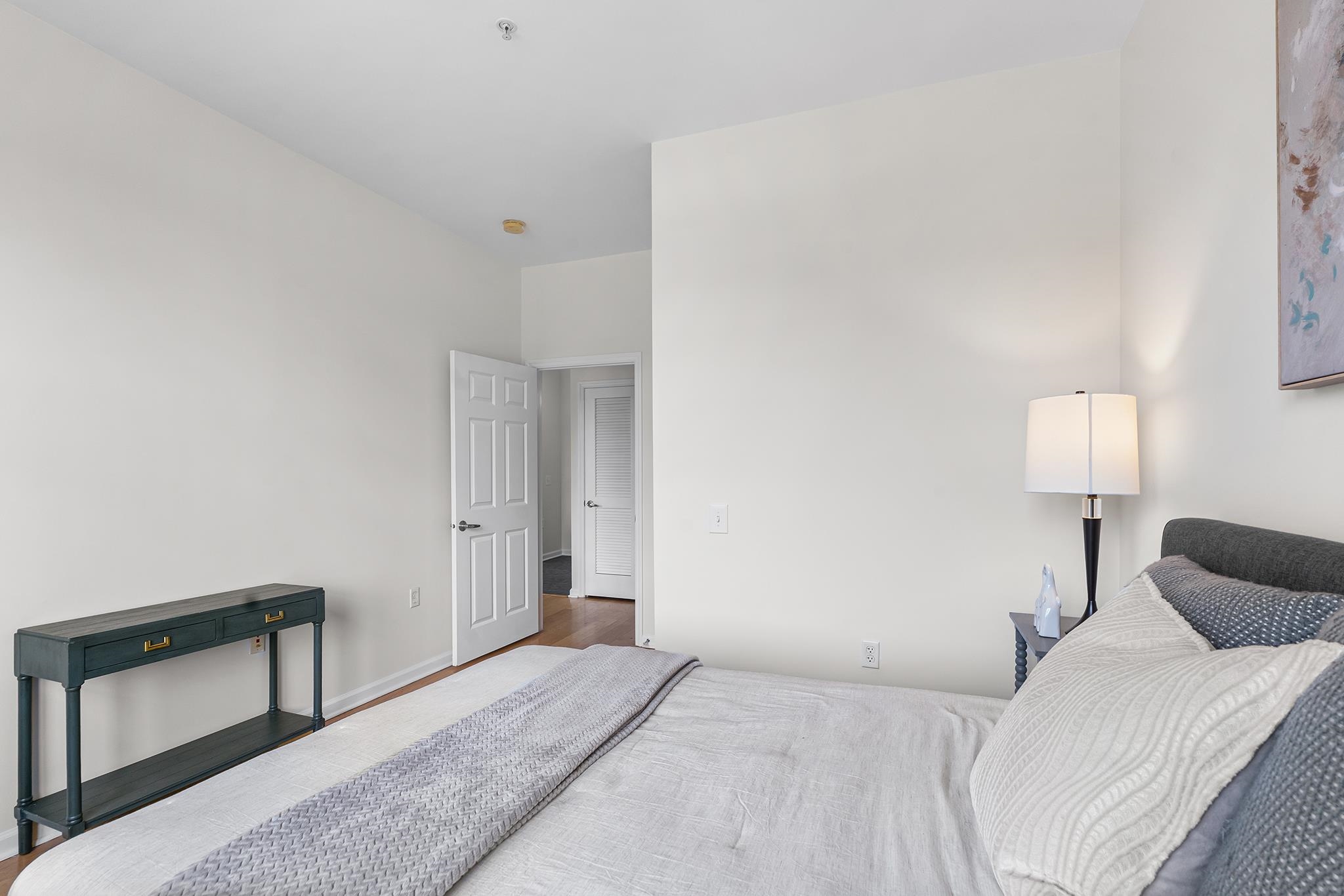 1201 ADAMS ST Unit: 610