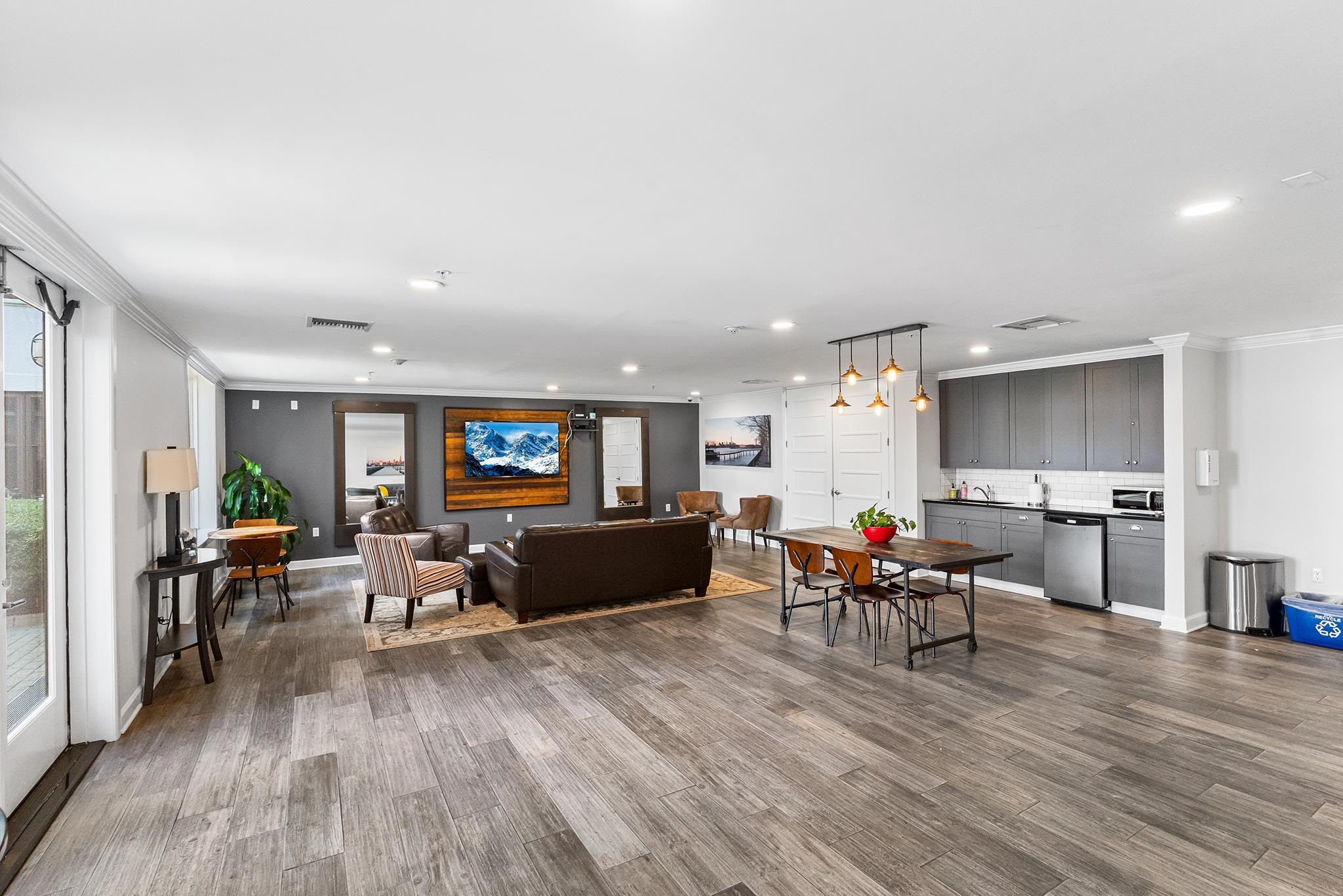 1201 ADAMS ST Unit: 610