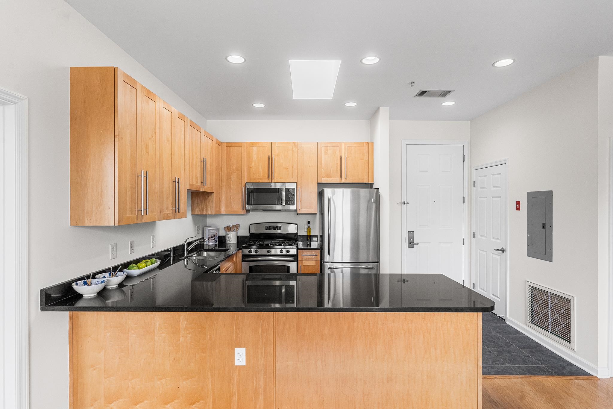 1201 ADAMS ST Unit: 610