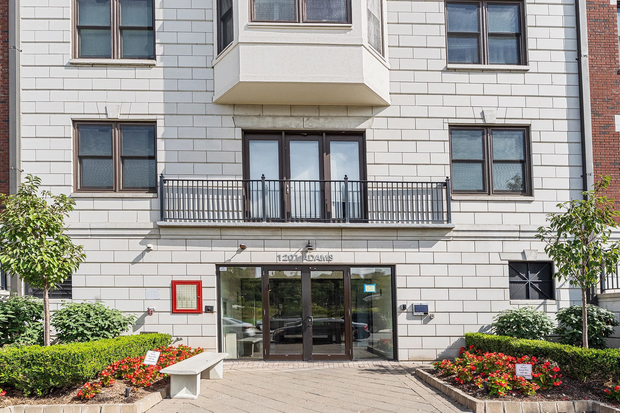 1201 ADAMS ST Unit: 610