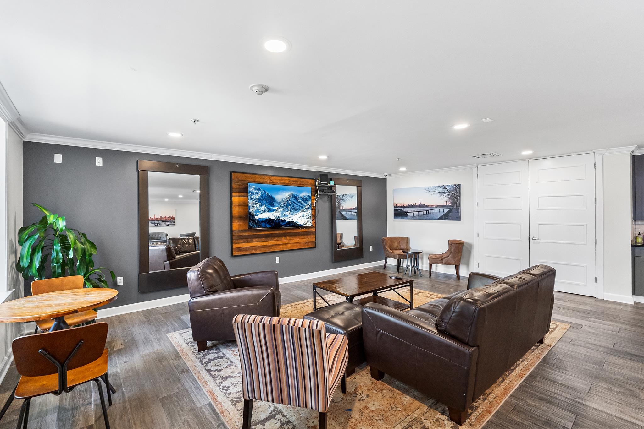 1201 ADAMS ST Unit: 610