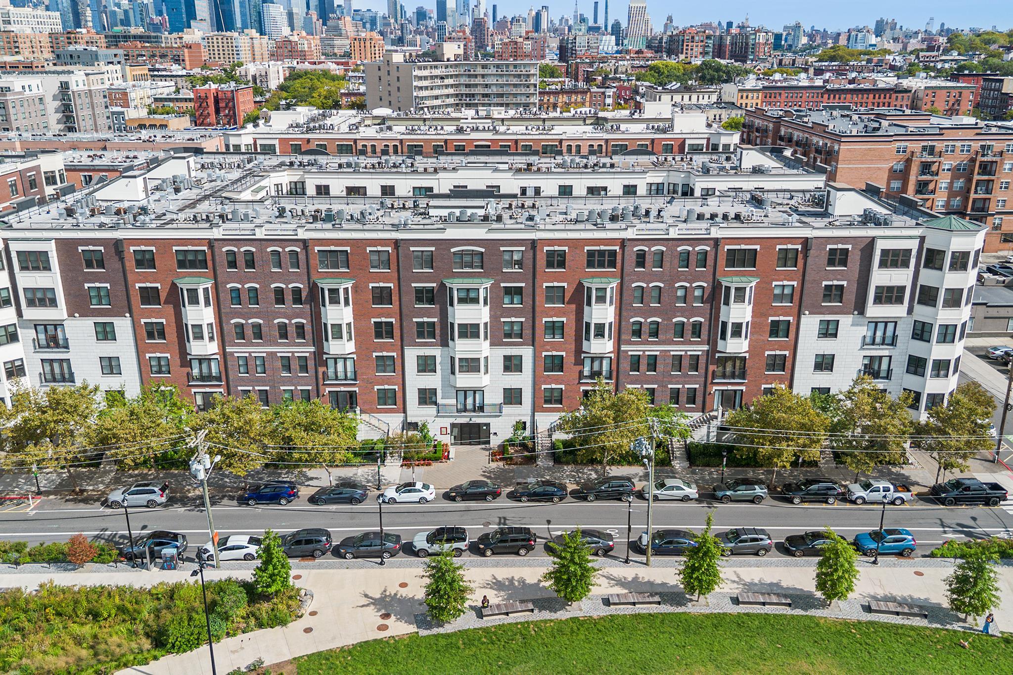 1201 ADAMS ST Unit: 610