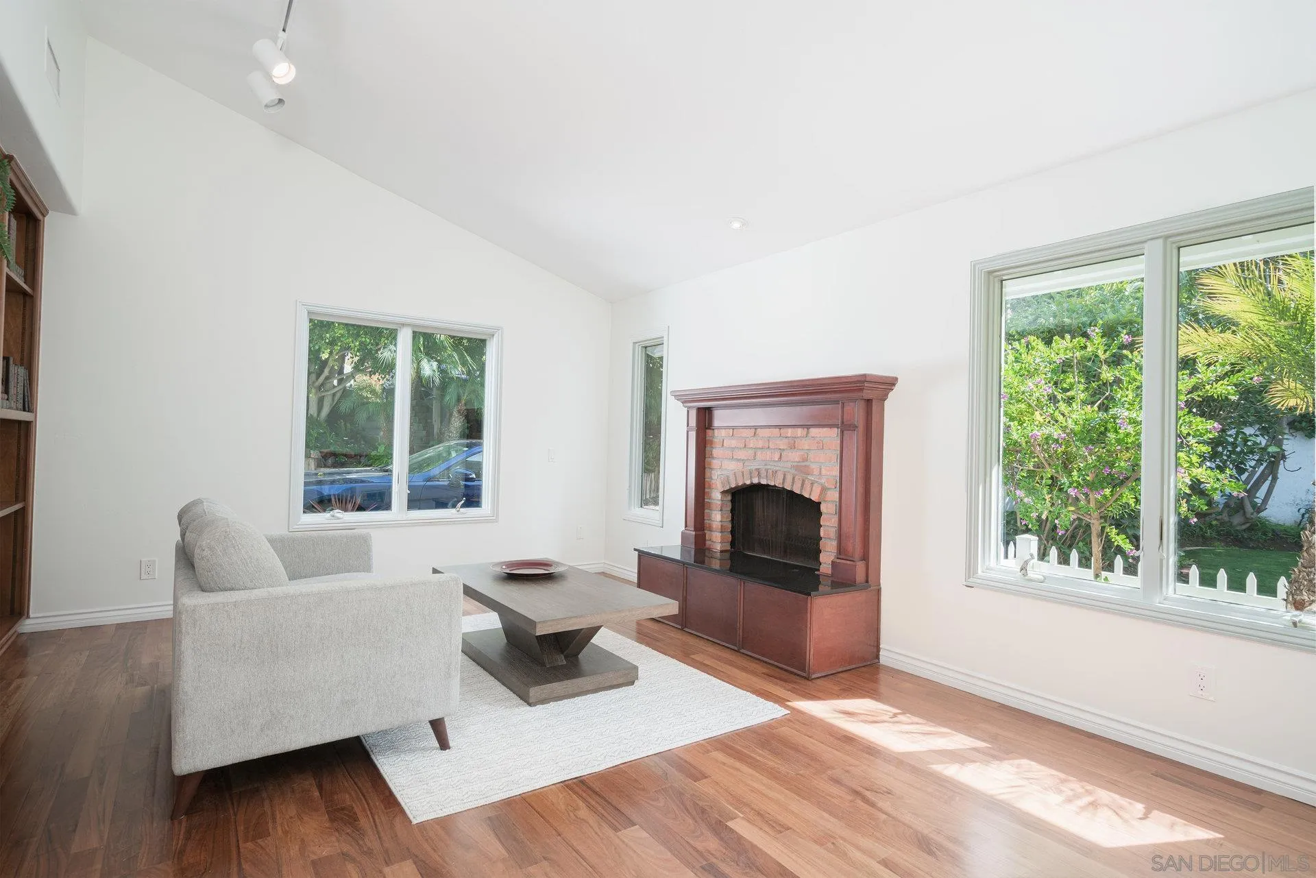 684 Arden Dr