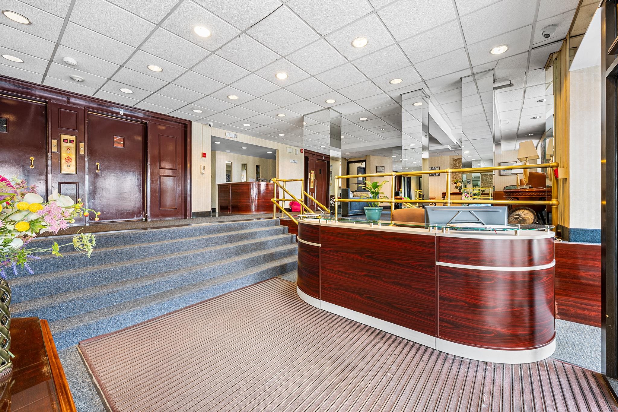 6515 BLVD EAST Unit: 7L