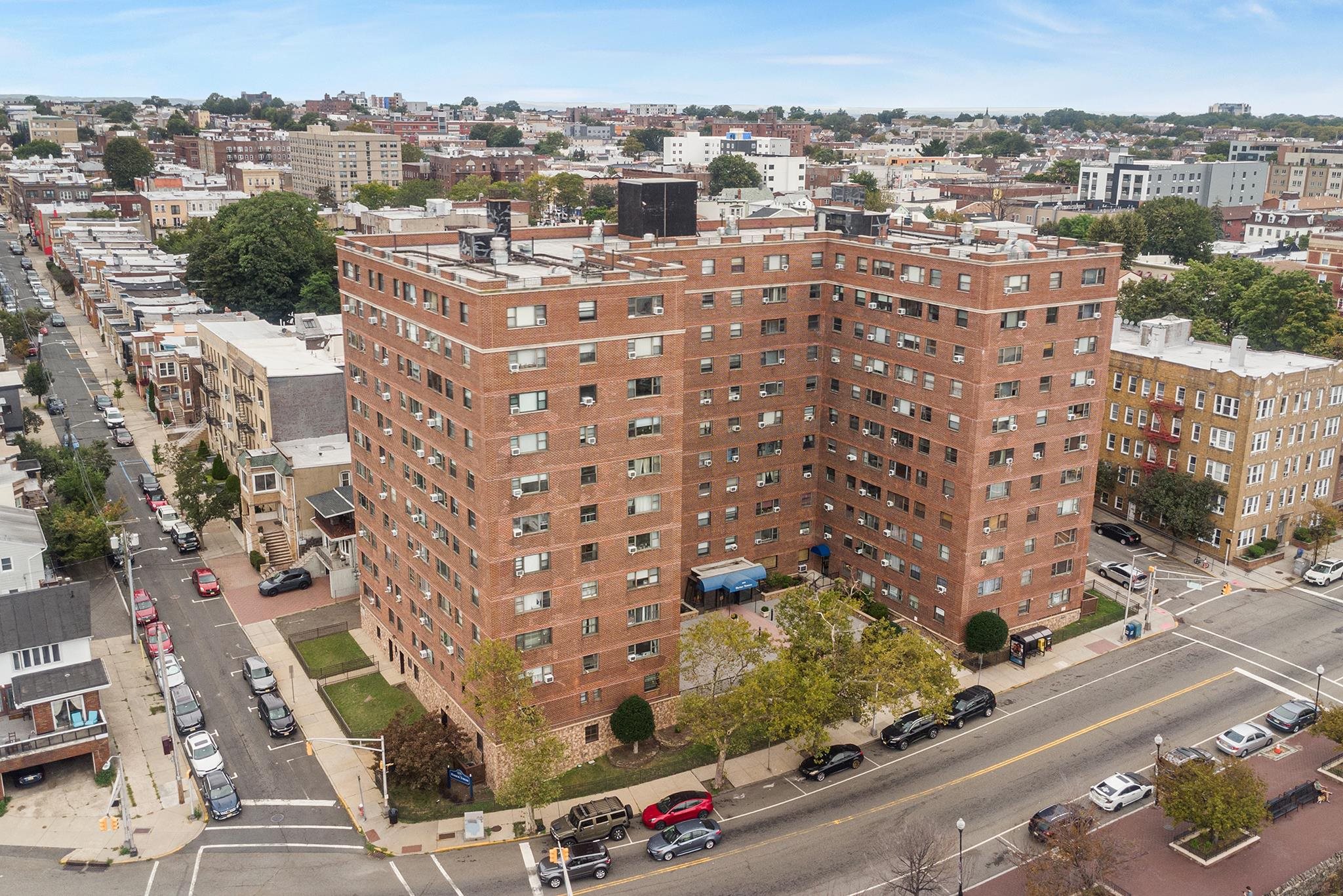 6515 BLVD EAST Unit: 7L