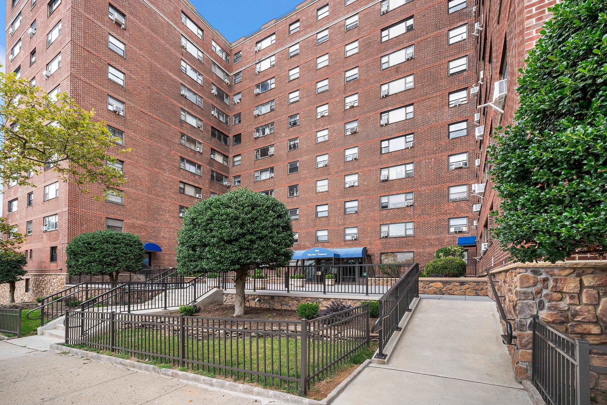 6515 BLVD EAST Unit: 7L