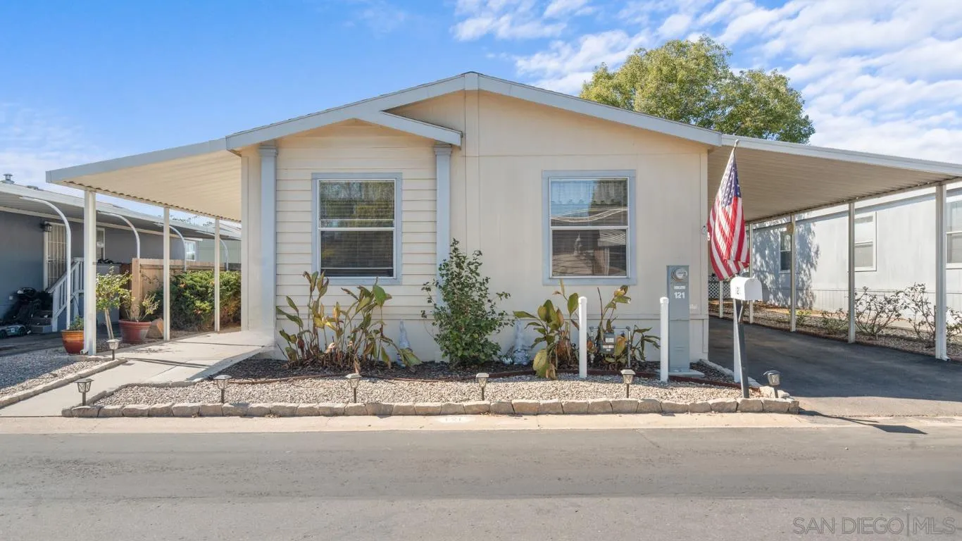 450 E Bradley Unit 121