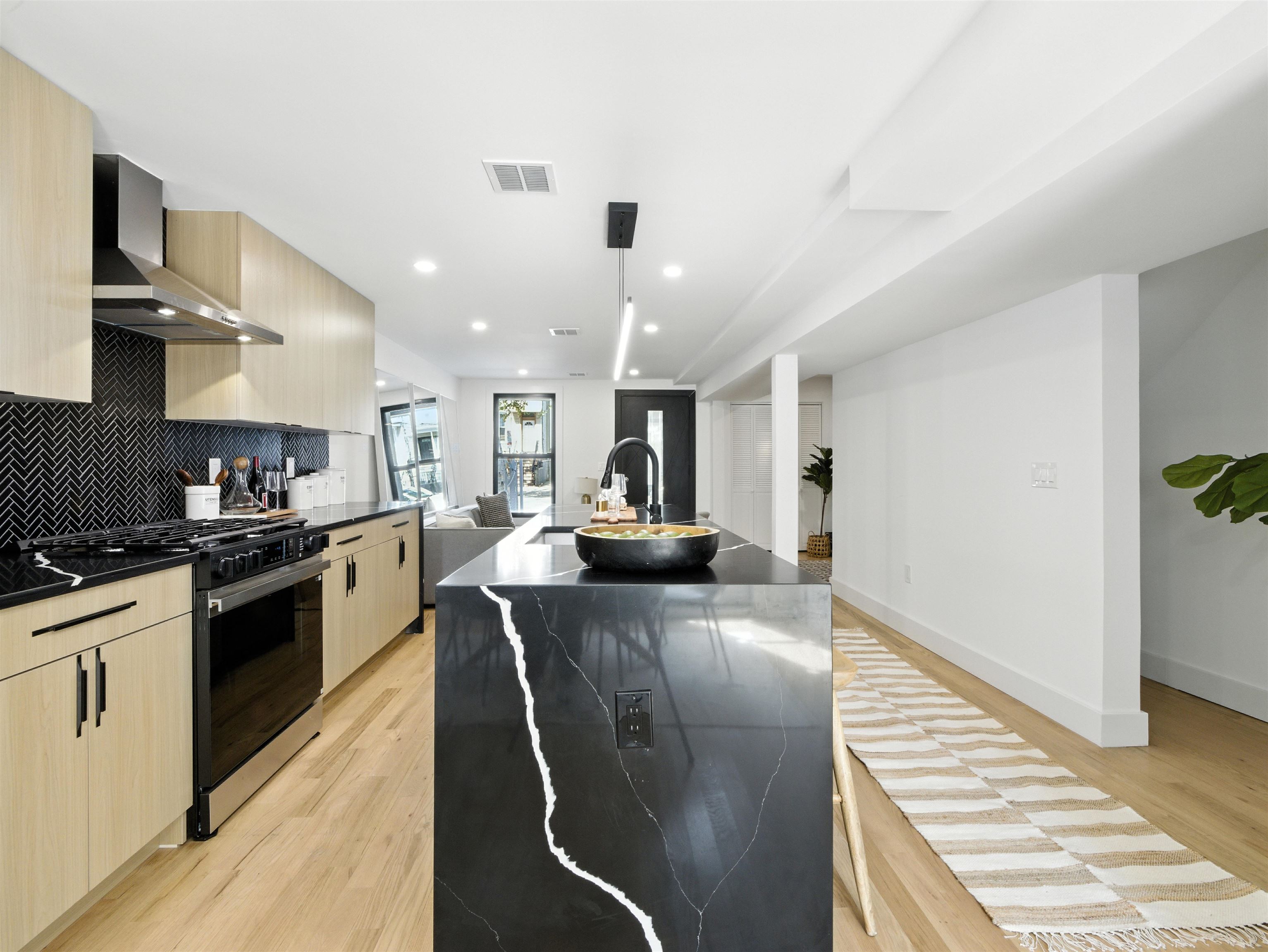 63 JEFFERSON AVE Unit: 1-2 Duplex