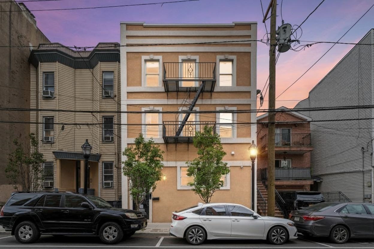 2505 CENTRAL AVE Unit: 1A