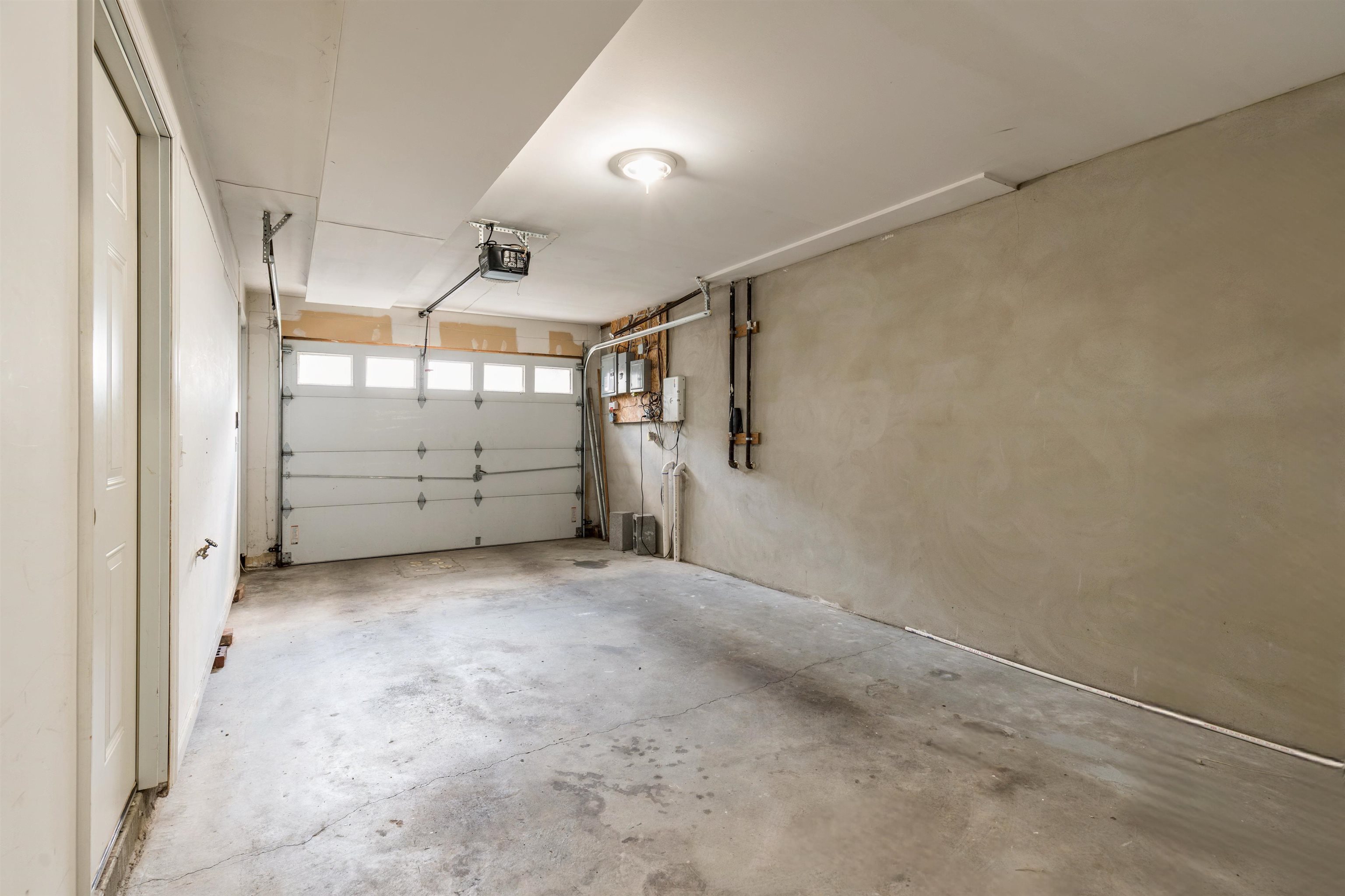 596 BRAMHALL AVE