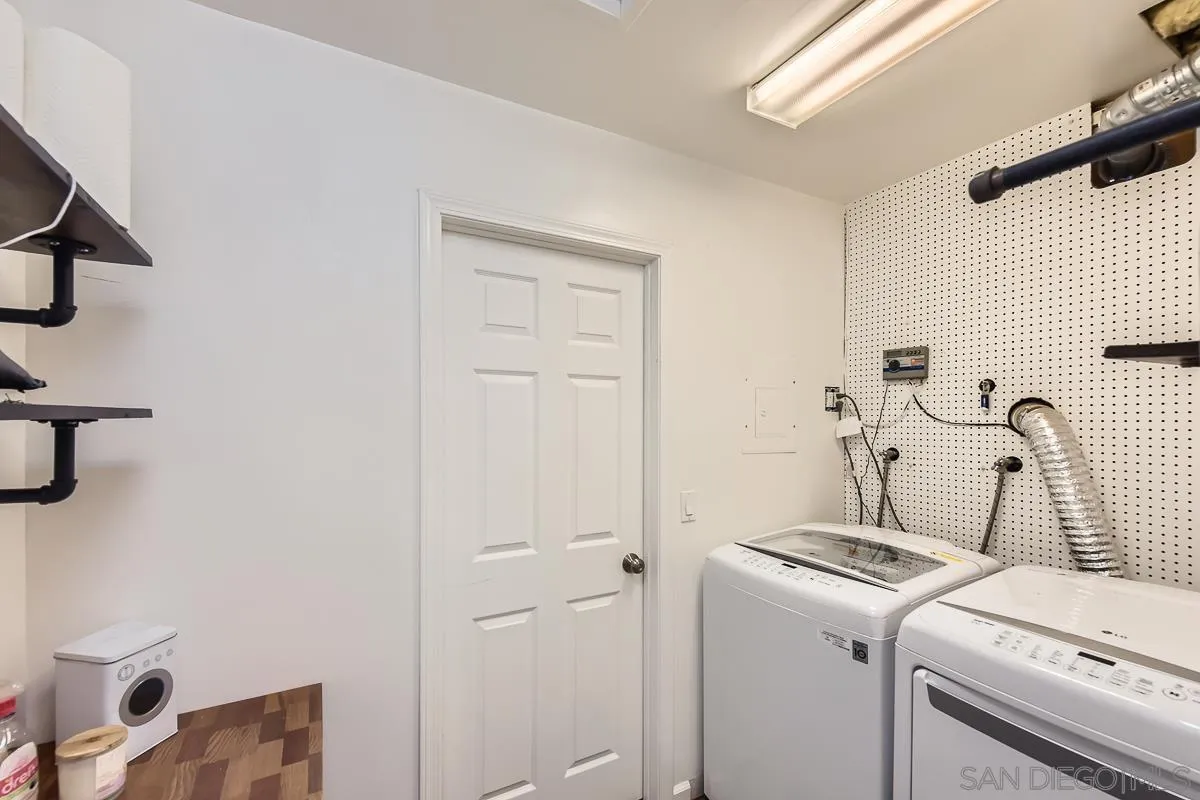 9477 Ronnie Ct