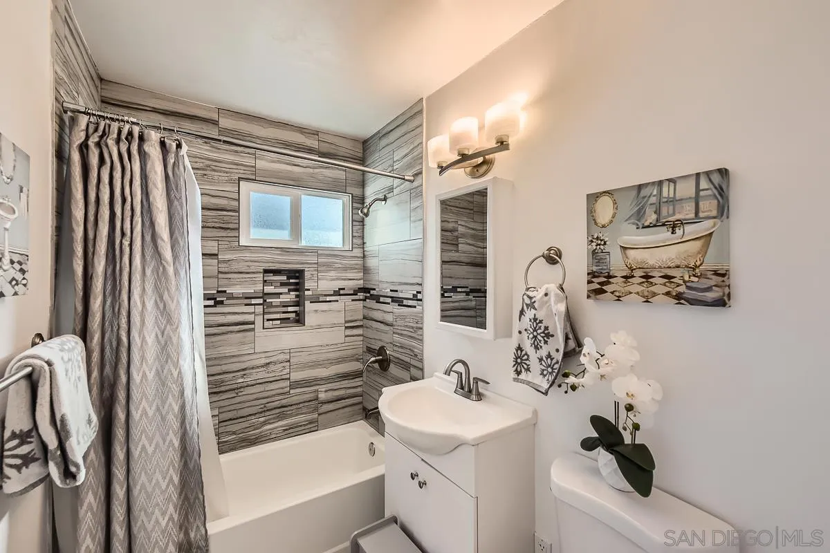 9477 Ronnie Ct