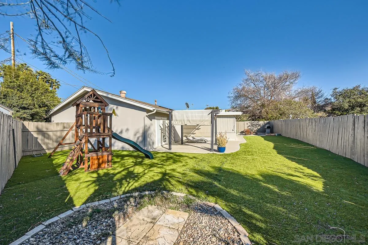 9477 Ronnie Ct