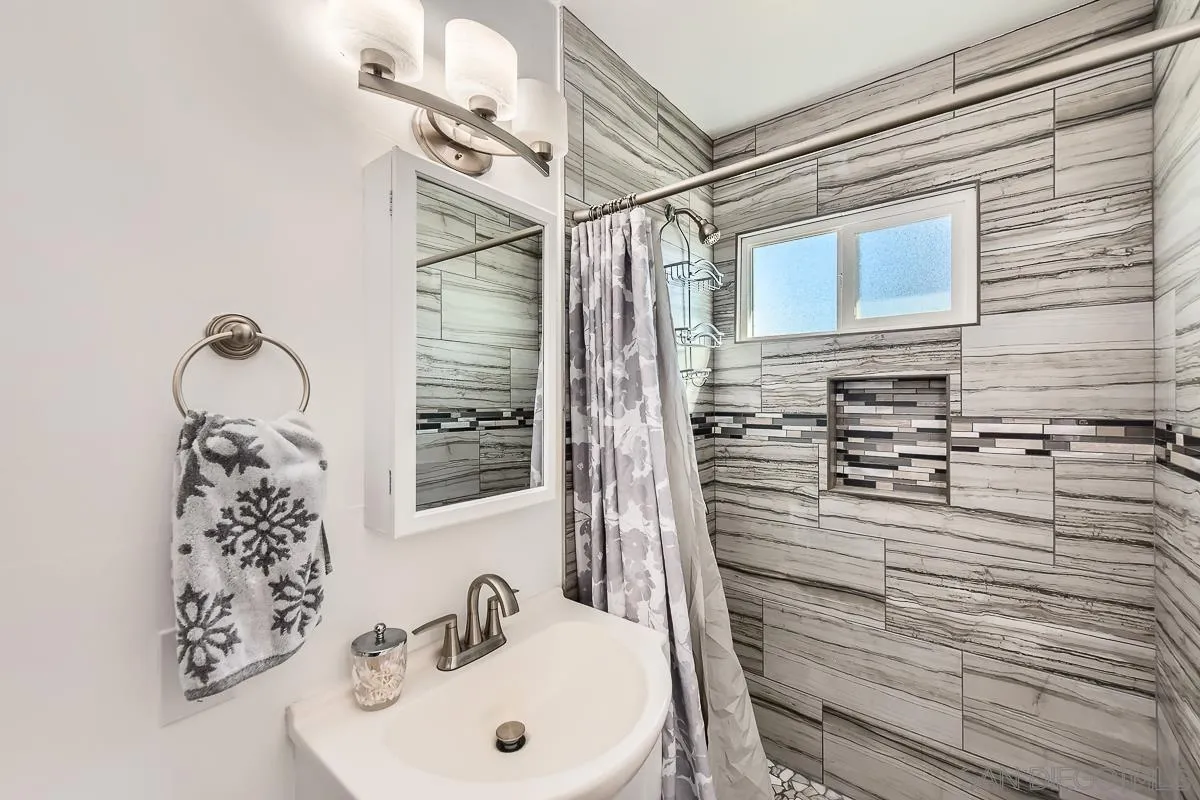 9477 Ronnie Ct