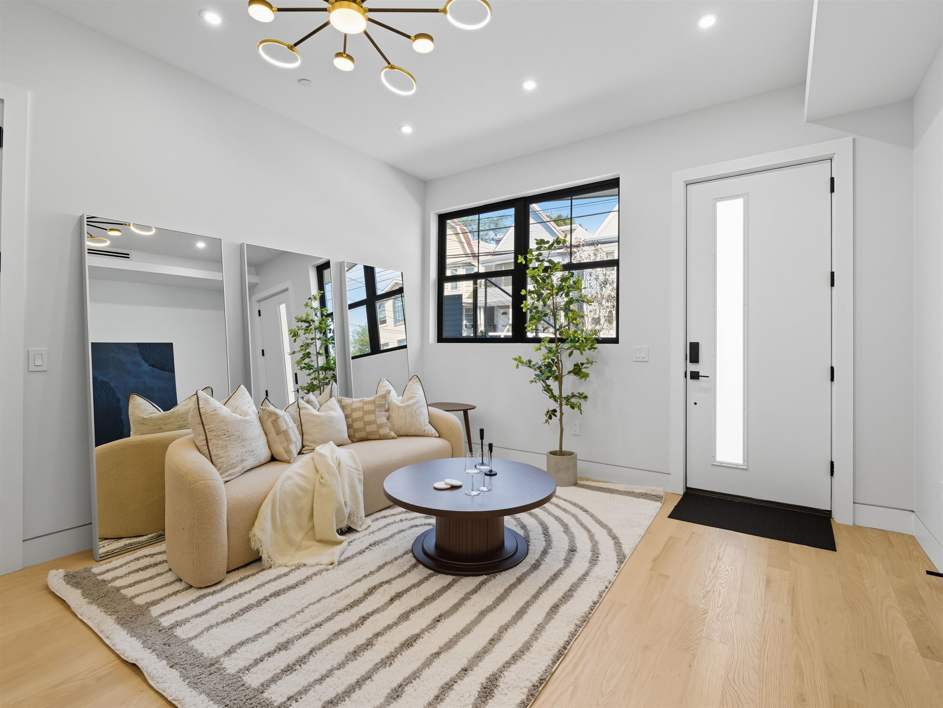 29 ARMSTRONG AVE Unit: 1L
