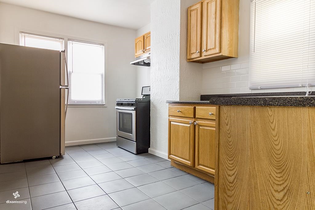 123 CUSTER AVE