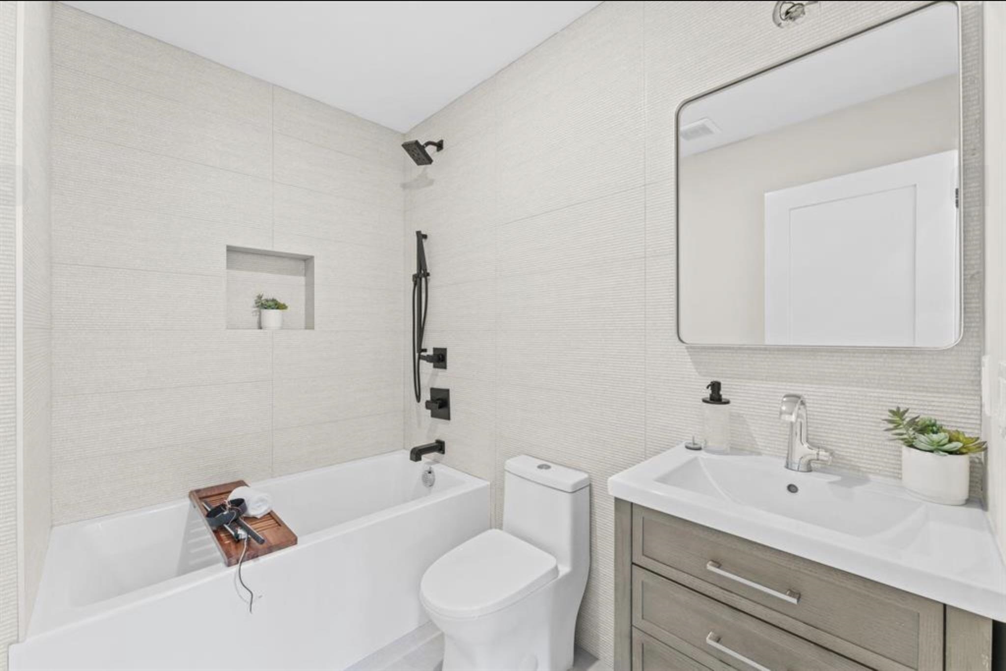 249 BERGEN AVE Unit: PENTHOUSE