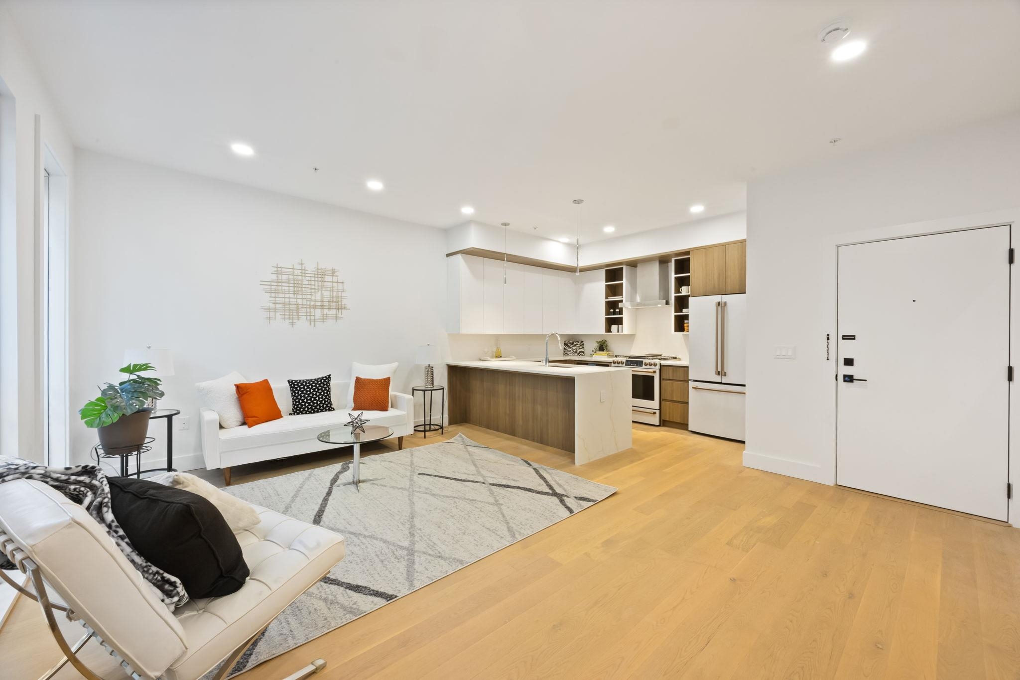 160 BRUNSWICK ST Unit: 204