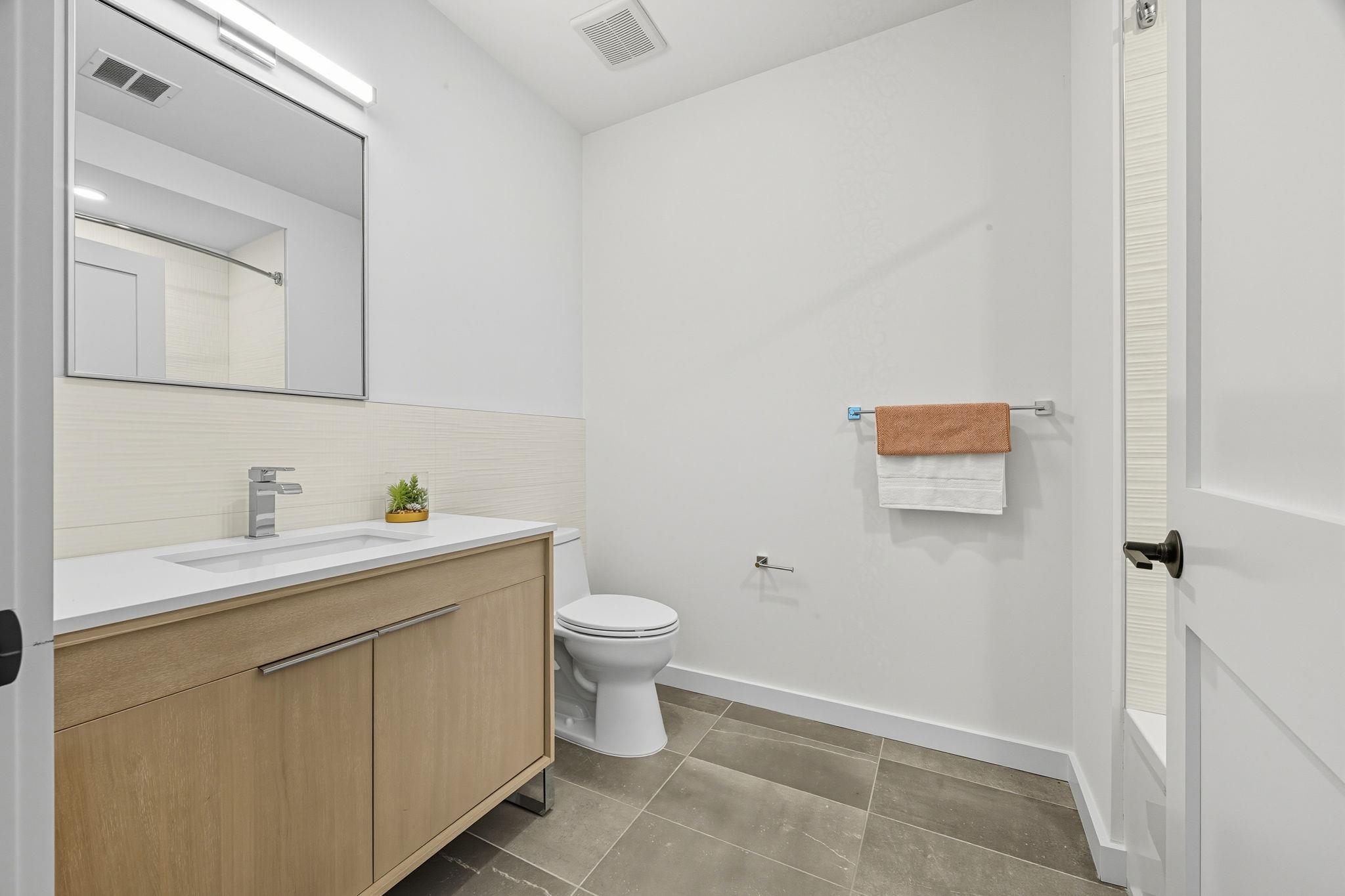 425 3RD ST Unit: 401