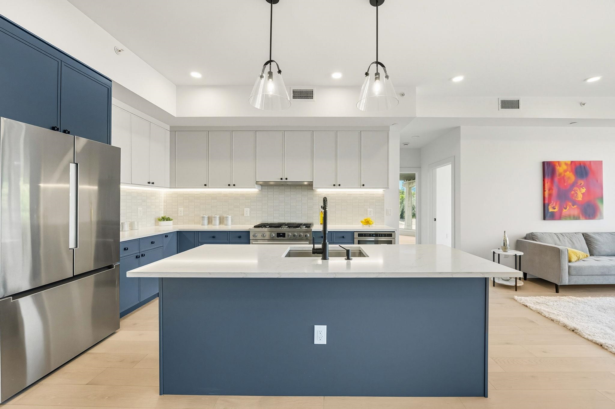 425 3RD ST Unit: 401