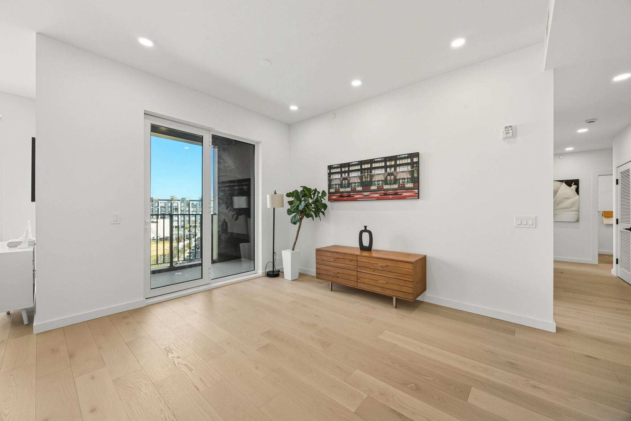 425 3RD ST Unit: 401