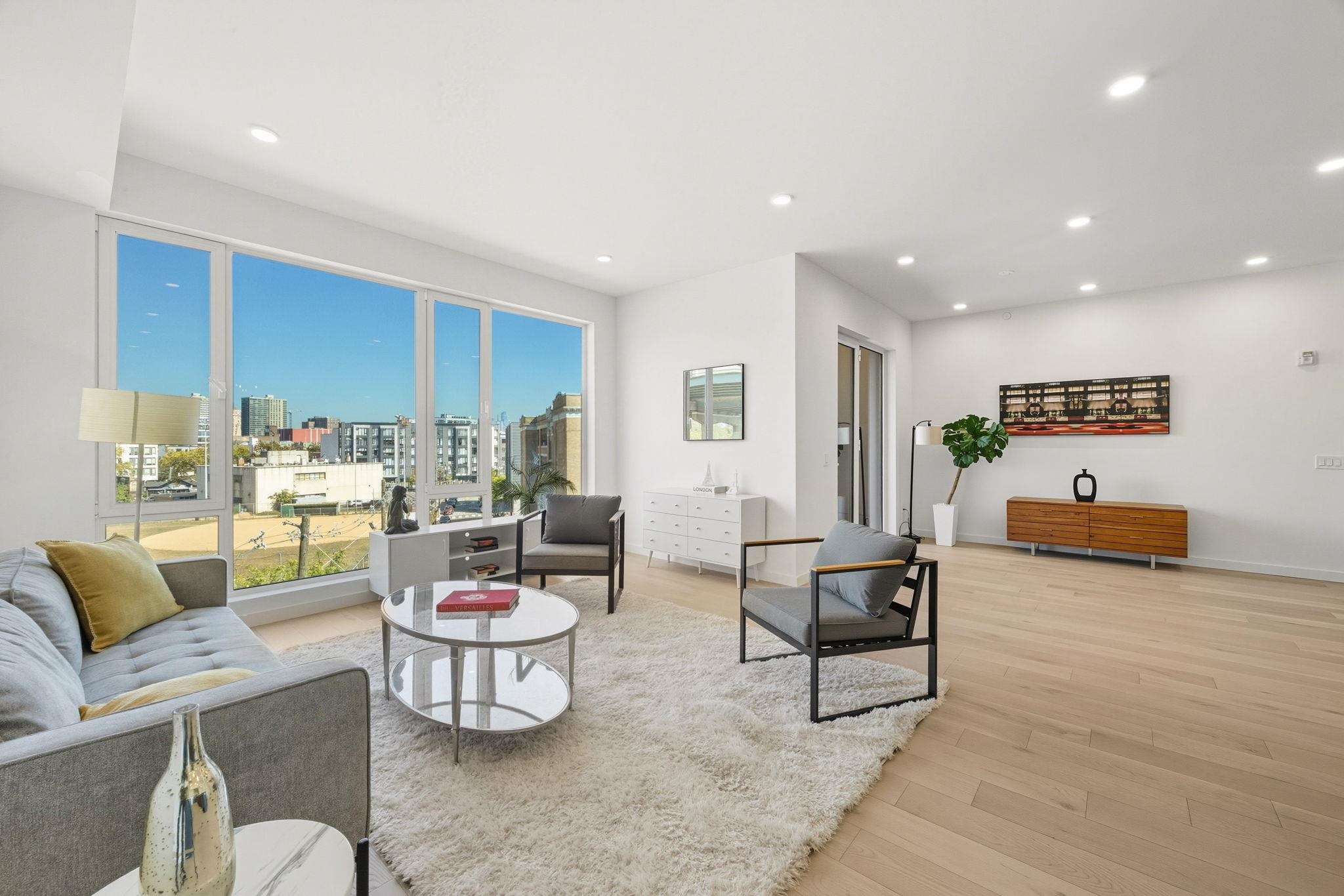 425 3RD ST Unit: 401