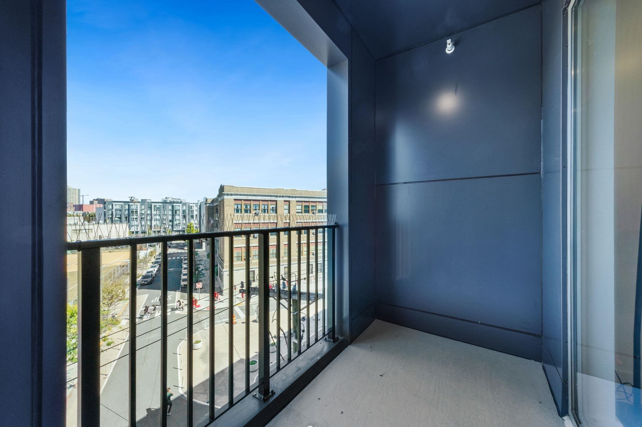 425 3RD ST Unit: 401