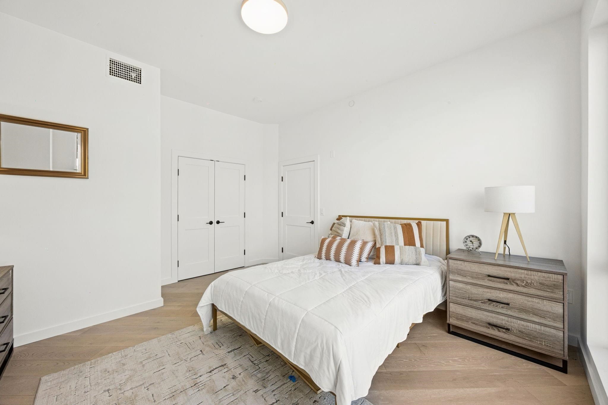 425 3RD ST Unit: 402